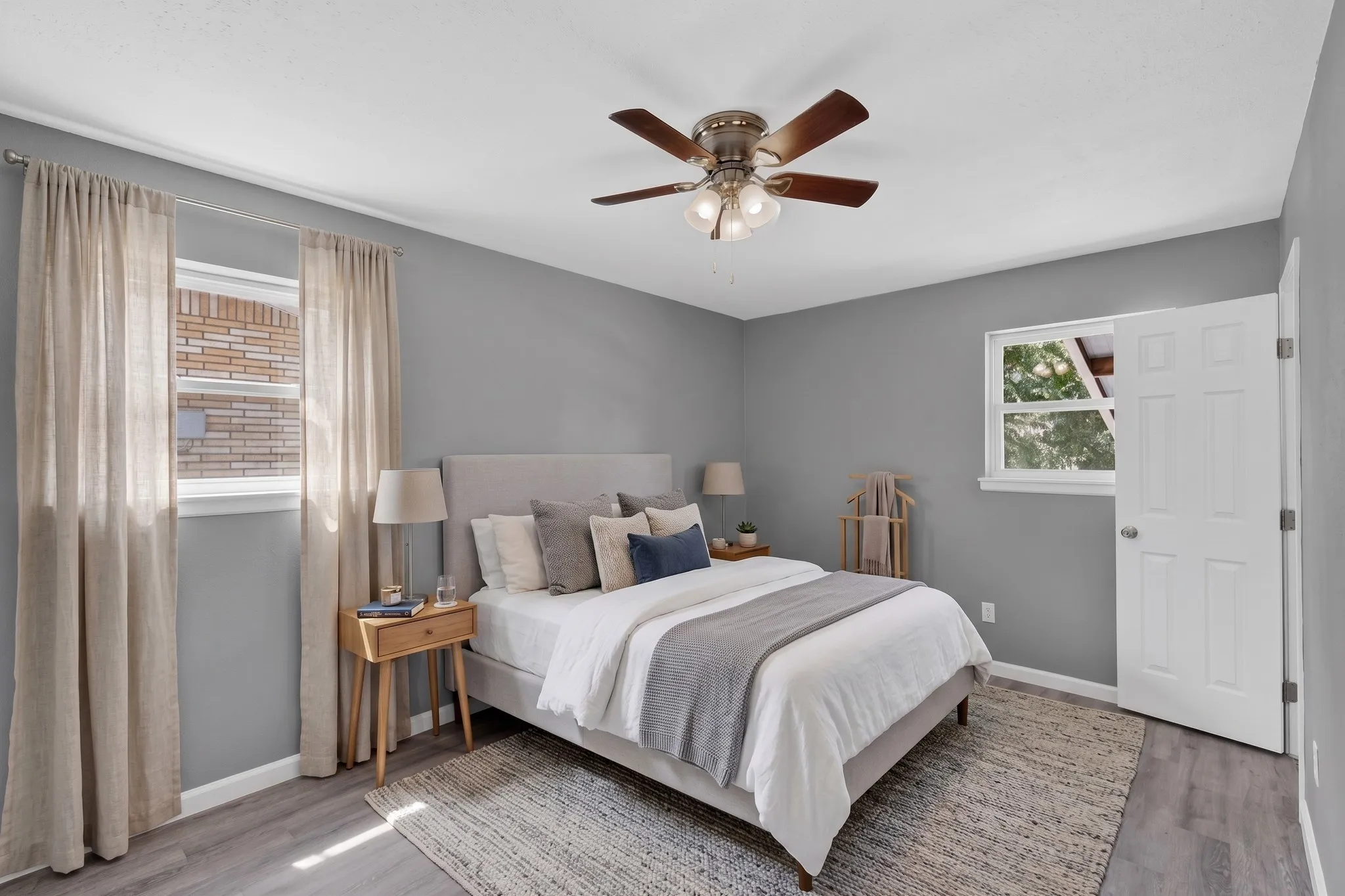 Single Family Residence For Sale in Tarrant County , 200 Opal Street, Saginaw, Texas 76179, 4 Bedroom, 3 Bathroom, Garage spaces, 1,768 Sqft, built in 1963, mls#21376096, Real Estate Agent in Saginaw, Homes For Sale in Tarrant county, Homes For Sale in Saginaw, Realtor in Saginaw Texas, Real Estate Brokerage Independent Realty Texas, Luminita Cordes Realtor