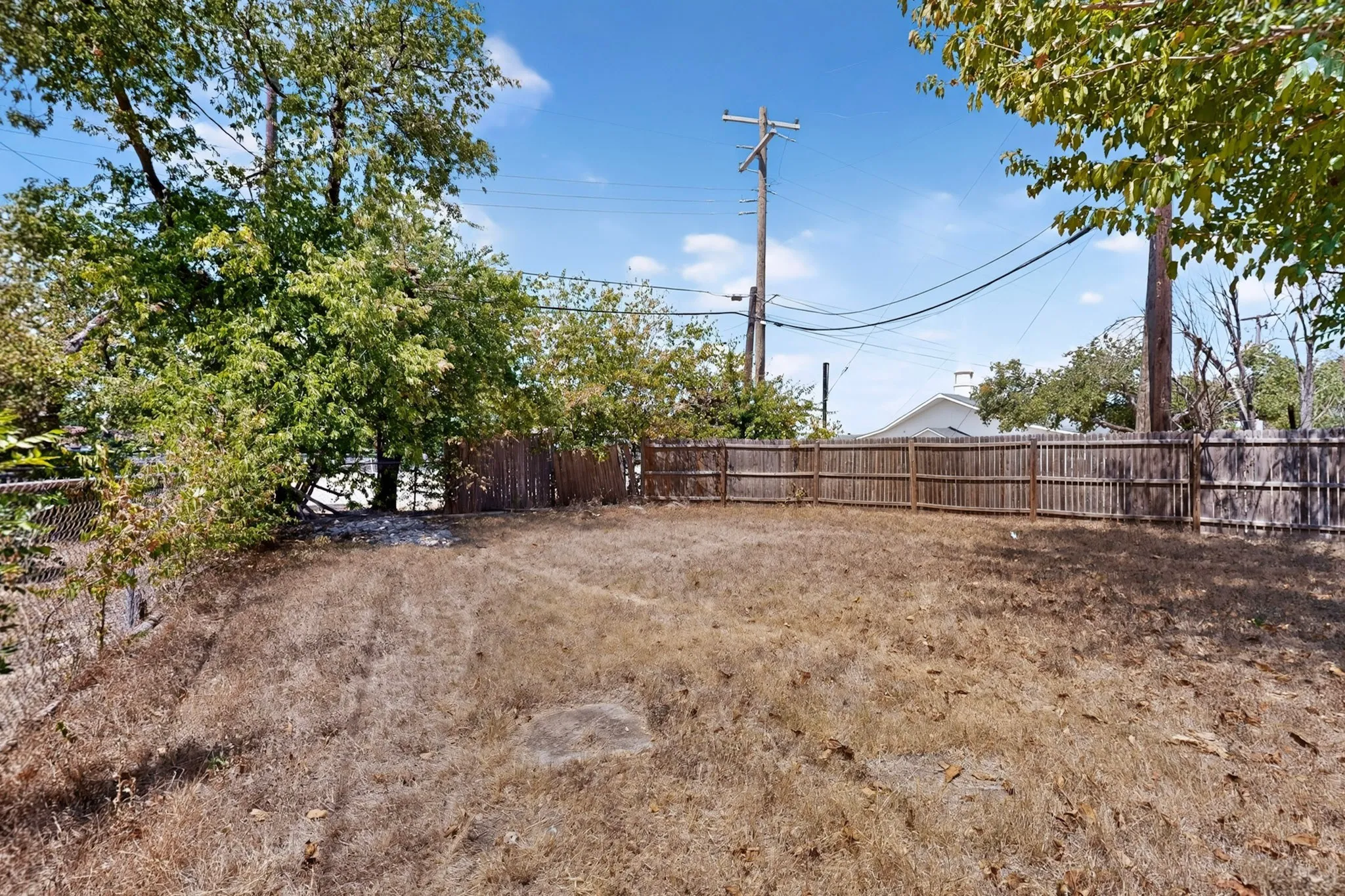Single Family Residence For Sale in Tarrant County , 200 Opal Street, Saginaw, Texas 76179, 4 Bedroom, 3 Bathroom, Garage spaces, 1,768 Sqft, built in 1963, mls#21376096, Real Estate Agent in Saginaw, Homes For Sale in Tarrant county, Homes For Sale in Saginaw, Realtor in Saginaw Texas, Real Estate Brokerage Independent Realty Texas, Luminita Cordes Realtor