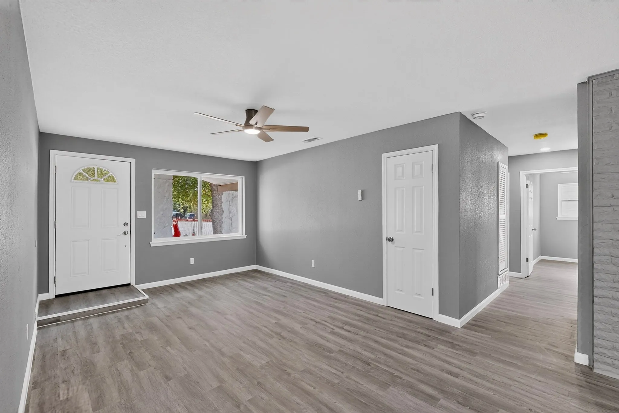 Single Family Residence For Sale in Tarrant County , 200 Opal Street, Saginaw, Texas 76179, 4 Bedroom, 3 Bathroom, Garage spaces, 1,768 Sqft, built in 1963, mls#21376096, Real Estate Agent in Saginaw, Homes For Sale in Tarrant county, Homes For Sale in Saginaw, Realtor in Saginaw Texas, Real Estate Brokerage Independent Realty Texas, Luminita Cordes Realtor