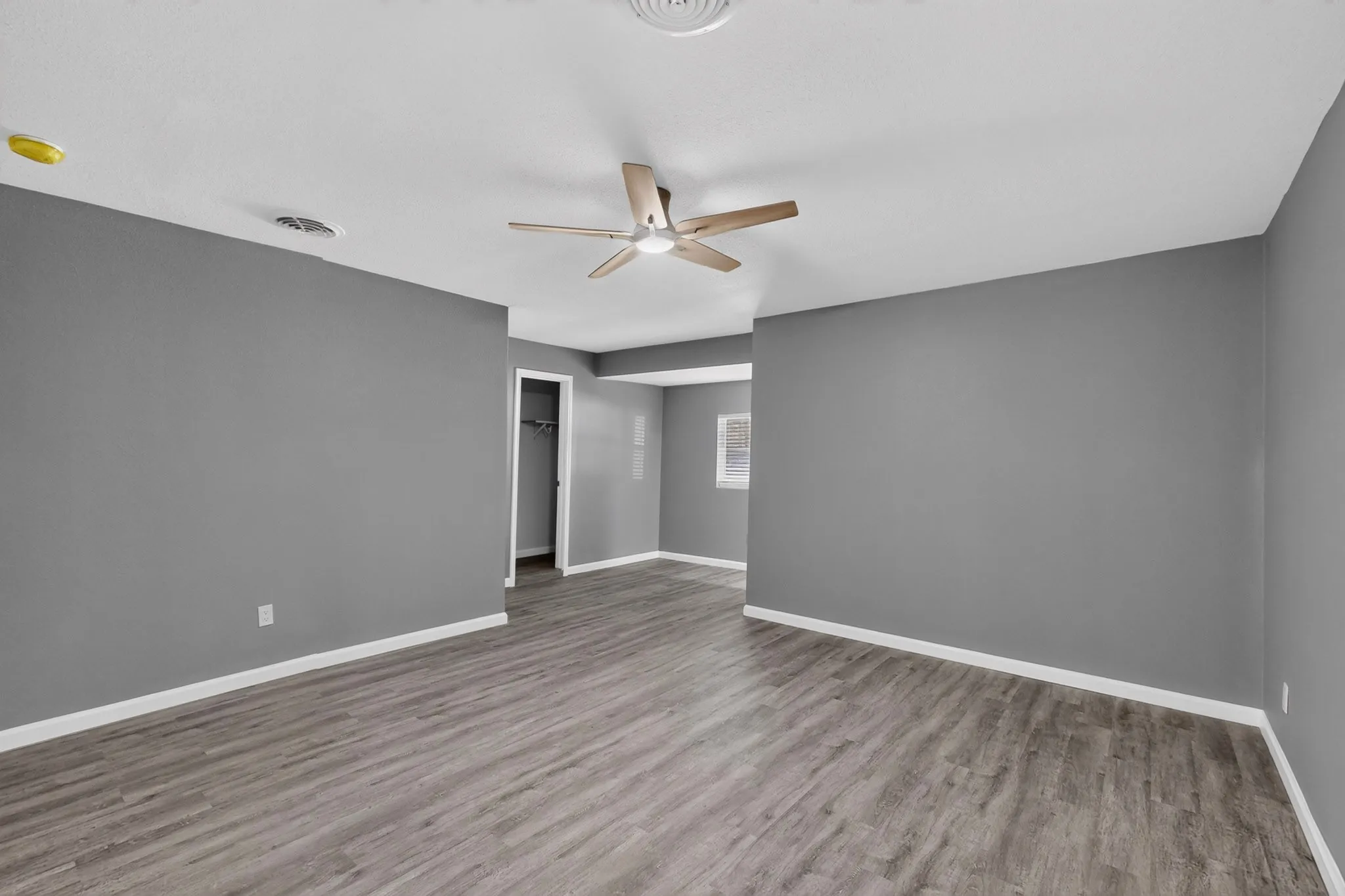 Single Family Residence For Sale in Tarrant County , 200 Opal Street, Saginaw, Texas 76179, 4 Bedroom, 3 Bathroom, Garage spaces, 1,768 Sqft, built in 1963, mls#21376096, Real Estate Agent in Saginaw, Homes For Sale in Tarrant county, Homes For Sale in Saginaw, Realtor in Saginaw Texas, Real Estate Brokerage Independent Realty Texas, Luminita Cordes Realtor