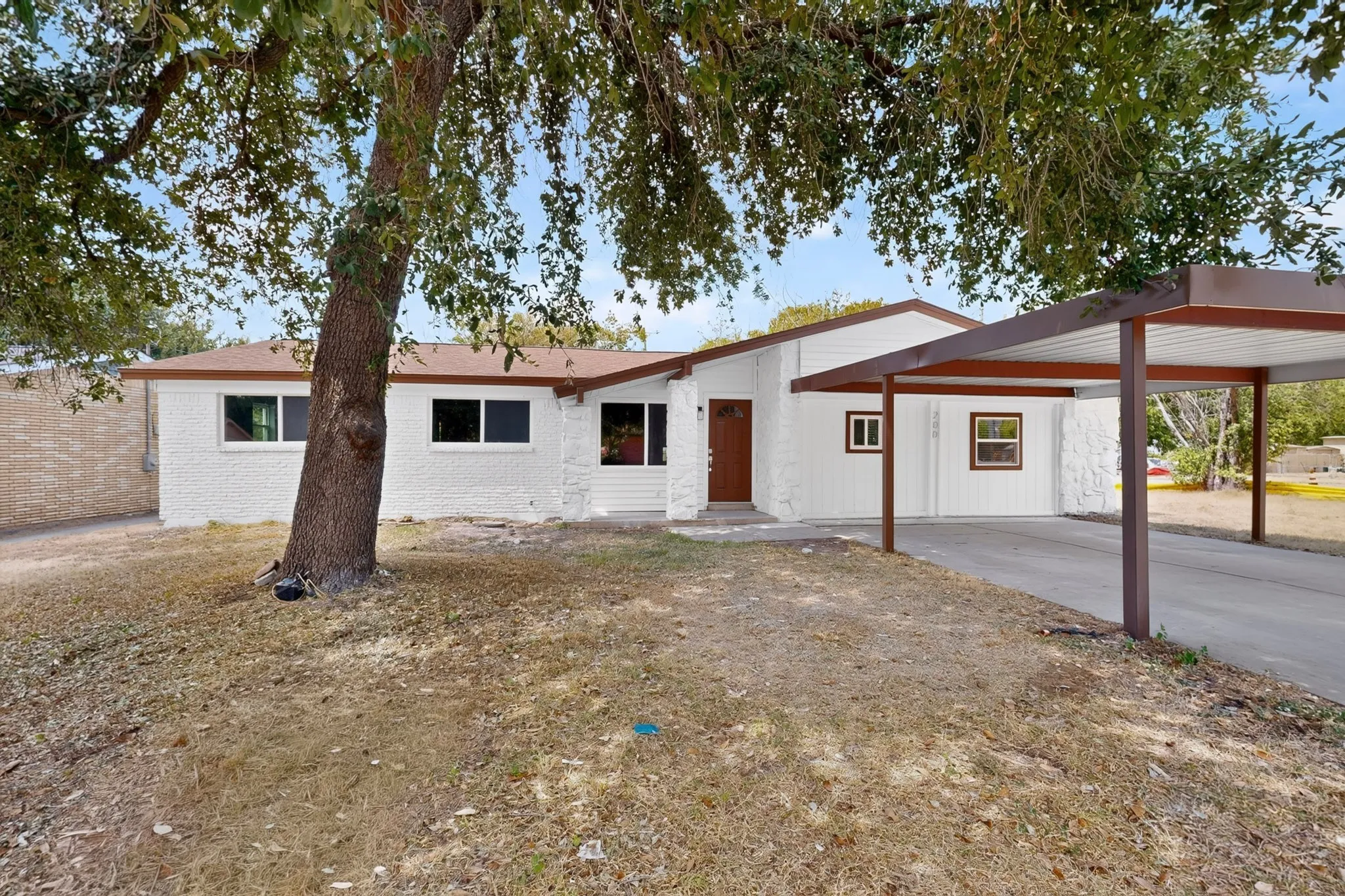 Single Family Residence For Sale in Tarrant County , 200 Opal Street, Saginaw, Texas 76179, 4 Bedroom, 3 Bathroom, Garage spaces, 1,768 Sqft, built in 1963, mls#21376096, Real Estate Agent in Saginaw, Homes For Sale in Tarrant county, Homes For Sale in Saginaw, Realtor in Saginaw Texas, Real Estate Brokerage Independent Realty Texas, Luminita Cordes Realtor