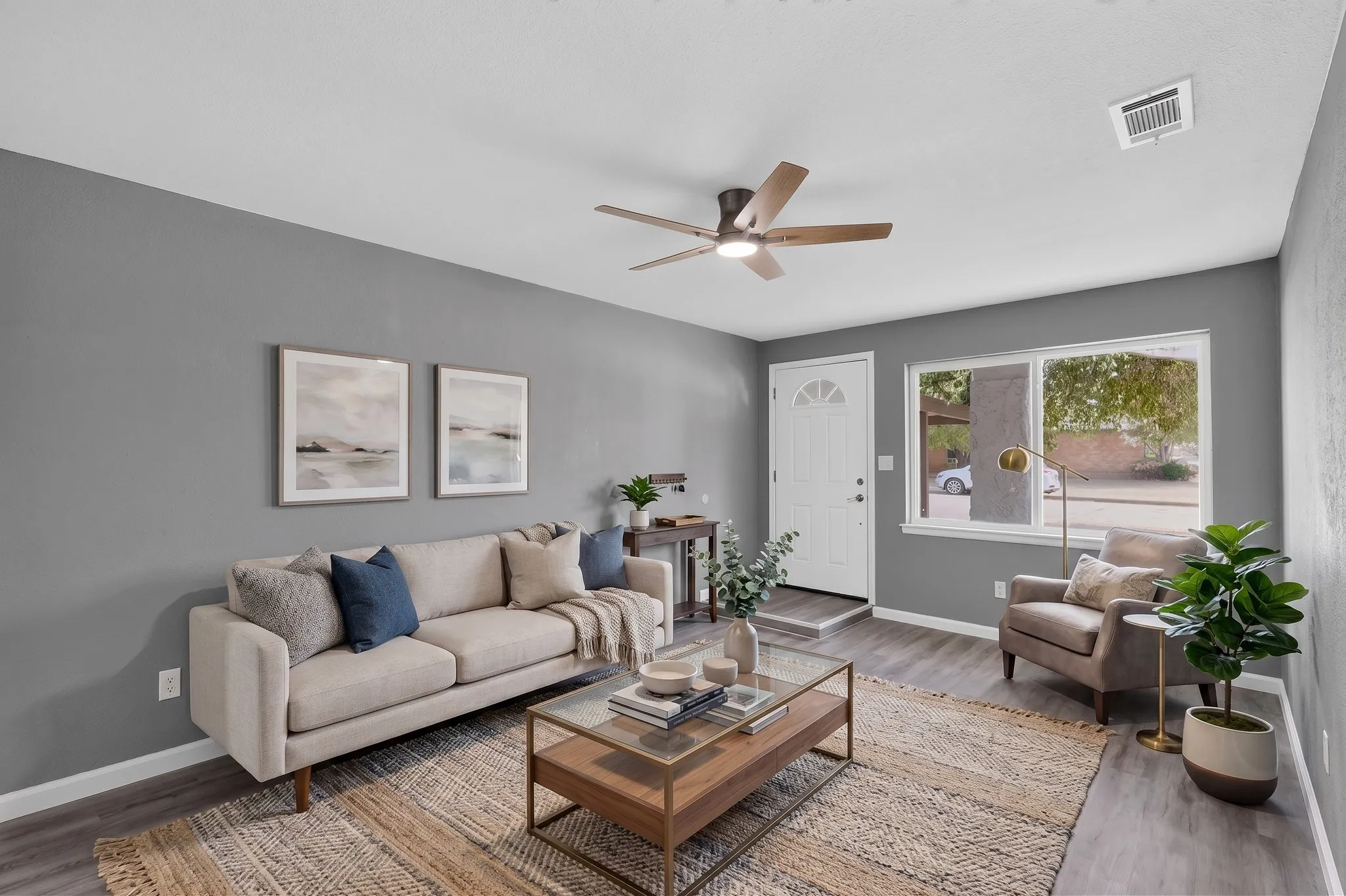 Single Family Residence For Sale in Tarrant County , 200 Opal Street, Saginaw, Texas 76179, 4 Bedroom, 3 Bathroom, Garage spaces, 1,768 Sqft, built in 1963, mls#21376096, Real Estate Agent in Saginaw, Homes For Sale in Tarrant county, Homes For Sale in Saginaw, Realtor in Saginaw Texas, Real Estate Brokerage Independent Realty Texas, Luminita Cordes Realtor