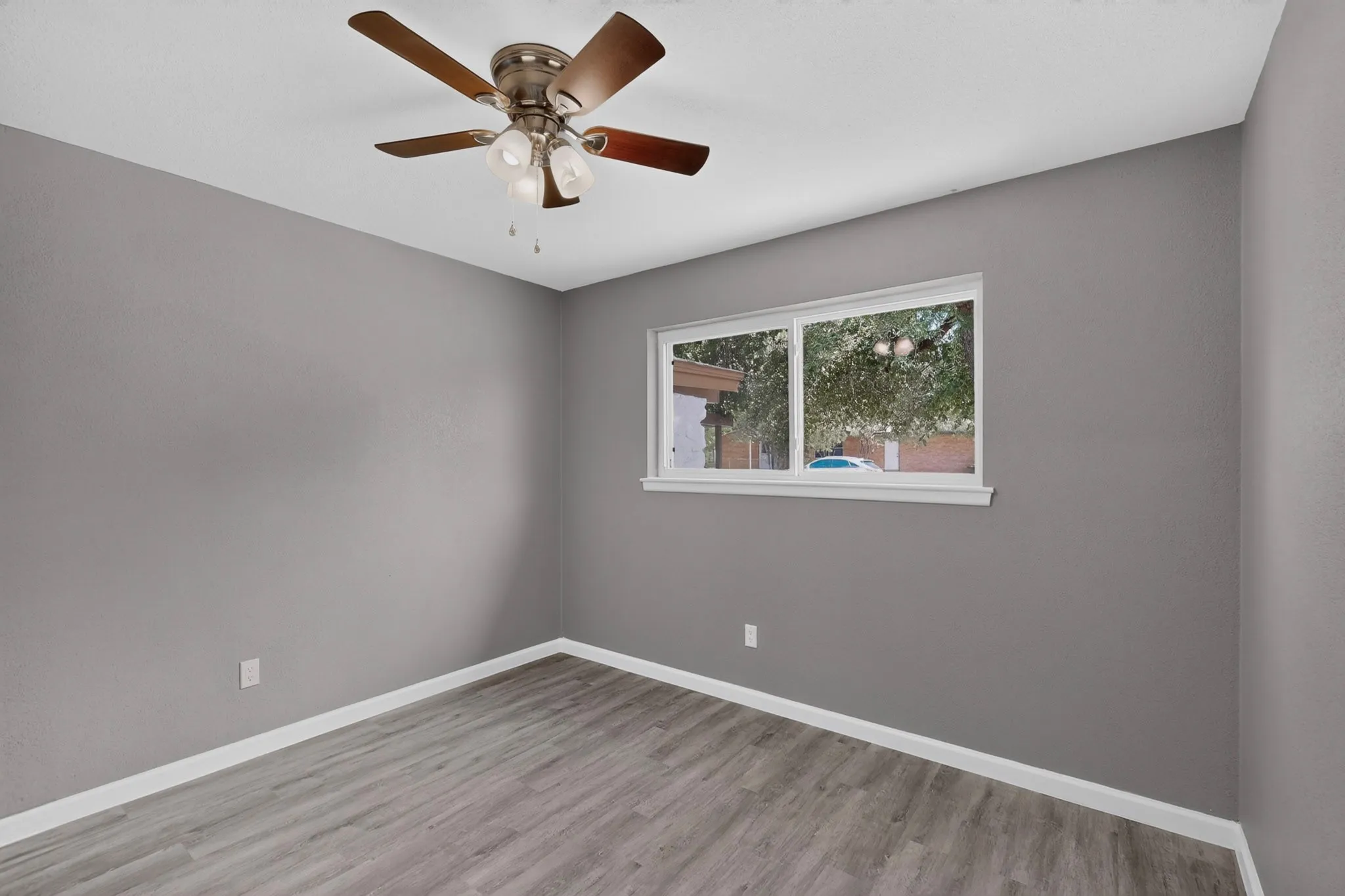 Single Family Residence For Sale in Tarrant County , 200 Opal Street, Saginaw, Texas 76179, 4 Bedroom, 3 Bathroom, Garage spaces, 1,768 Sqft, built in 1963, mls#21376096, Real Estate Agent in Saginaw, Homes For Sale in Tarrant county, Homes For Sale in Saginaw, Realtor in Saginaw Texas, Real Estate Brokerage Independent Realty Texas, Luminita Cordes Realtor