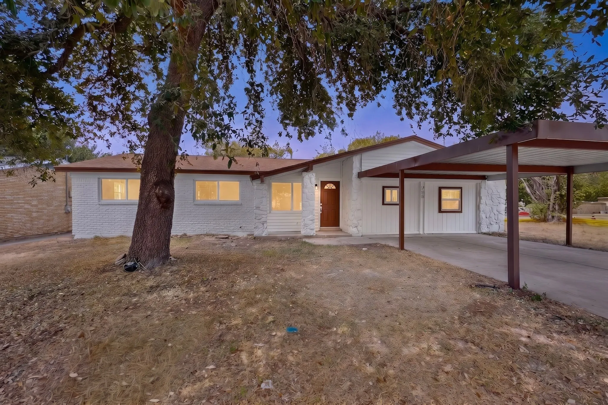 Single Family Residence For Sale in Tarrant County , 200 Opal Street, Saginaw, Texas 76179, 4 Bedroom, 3 Bathroom, Garage spaces, 1,768 Sqft, built in 1963, mls#21376096, Real Estate Agent in Saginaw, Homes For Sale in Tarrant county, Homes For Sale in Saginaw, Realtor in Saginaw Texas, Real Estate Brokerage Independent Realty Texas, Luminita Cordes Realtor
