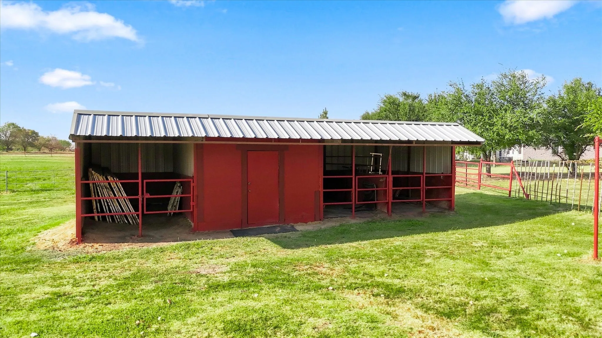 Single Family Residence For Sale in Denton County , 5855 Ge Horton Road, Justin, Texas 76247, 2 Bedroom, 2 Bathroom, 2 Garage spaces, 1,621 Sqft, built in 1999, mls#21375561, Real Estate Agent in Justin, Homes For Sale in Denton county, Homes For Sale in Justin, Realtor in Justin Texas, Real Estate Brokerage Independent Realty Texas, Luminita Cordes Realtor