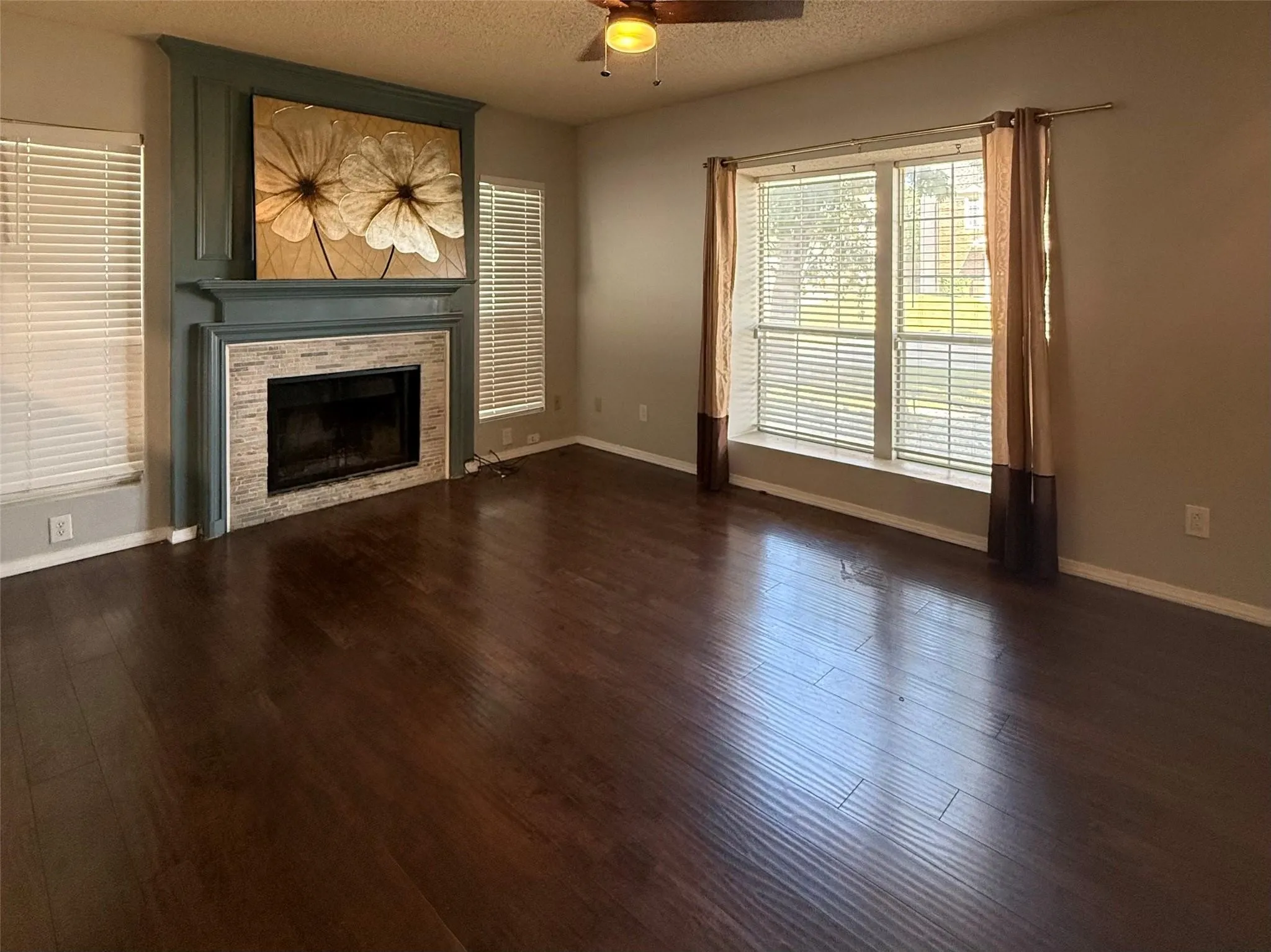 Townhouse For Rent in Tarrant County , 1520 Beach Lane, Arlington, Texas 76014, 2 Bedroom, 3 Bathroom, 1 Garage spaces, 1,353 Sqft, built in 1985, mls#21376985, Real Estate Agent in Arlington, Homes For Rent in Tarrant county, Homes For Rent in Arlington, Realtor in Arlington Texas, Real Estate Brokerage Independent Realty Texas, Luminita Cordes Realtor