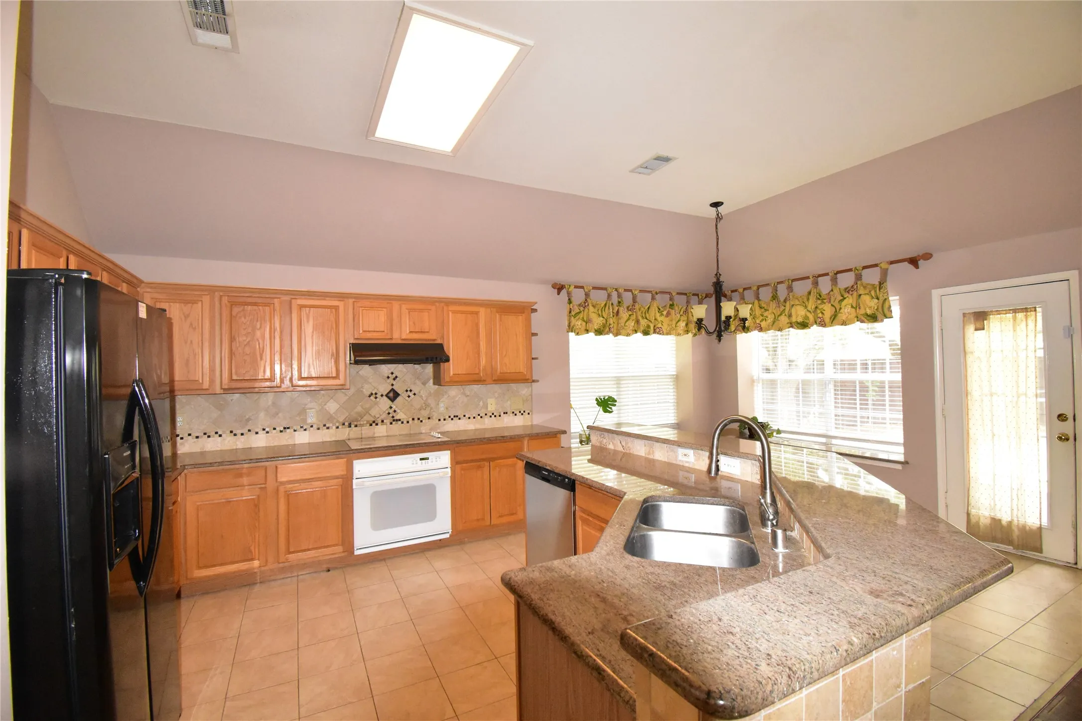 Single Family Residence For Sale in Collin County , 3313 Ocala Court, Plano, Texas 75025, 4 Bedroom, 2 Bathroom, 2 Garage spaces, 2,162 Sqft, built in 1996, mls#21376991, Real Estate Agent in Plano, Homes For Sale in Collin county, Homes For Sale in Plano, Realtor in Plano Texas, Real Estate Brokerage Independent Realty Texas, Luminita Cordes Realtor