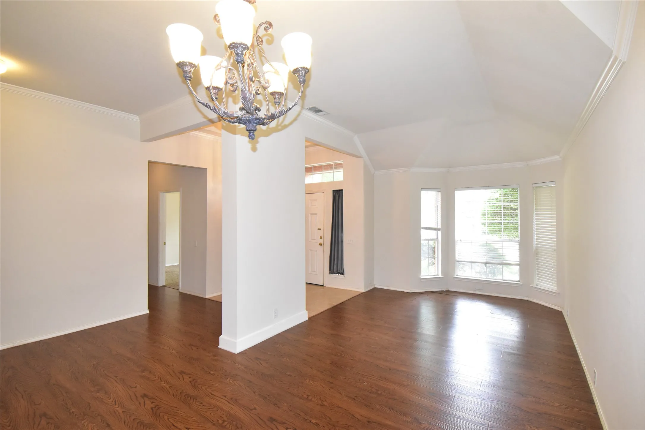 Single Family Residence For Sale in Collin County , 3313 Ocala Court, Plano, Texas 75025, 4 Bedroom, 2 Bathroom, 2 Garage spaces, 2,162 Sqft, built in 1996, mls#21376991, Real Estate Agent in Plano, Homes For Sale in Collin county, Homes For Sale in Plano, Realtor in Plano Texas, Real Estate Brokerage Independent Realty Texas, Luminita Cordes Realtor