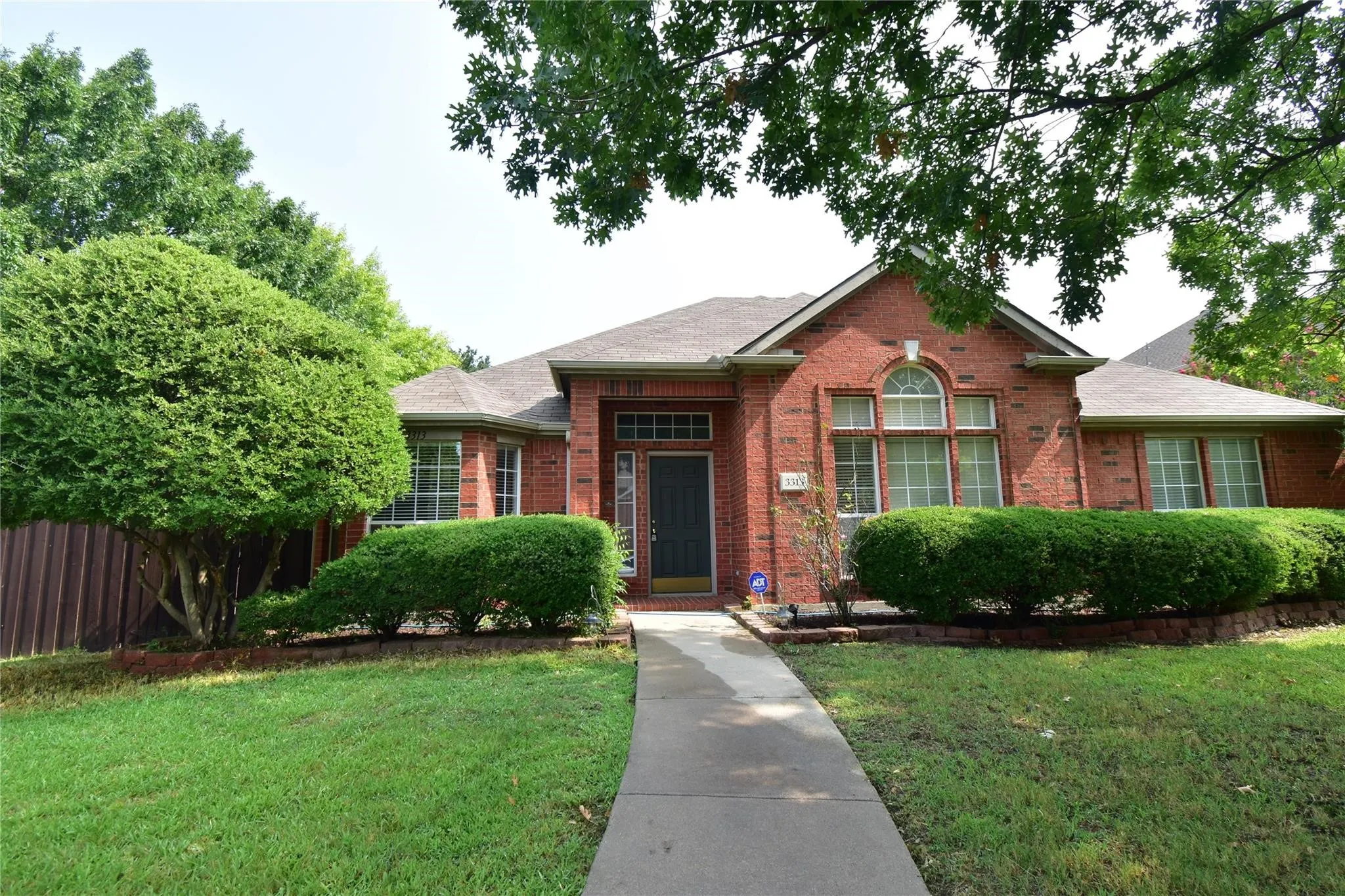 Single Family Residence For Sale in Collin County , 3313 Ocala Court, Plano, Texas 75025, 4 Bedroom, 2 Bathroom, 2 Garage spaces, 2,162 Sqft, built in 1996, mls#21376991, Real Estate Agent in Plano, Homes For Sale in Collin county, Homes For Sale in Plano, Realtor in Plano Texas, Real Estate Brokerage Independent Realty Texas, Luminita Cordes Realtor