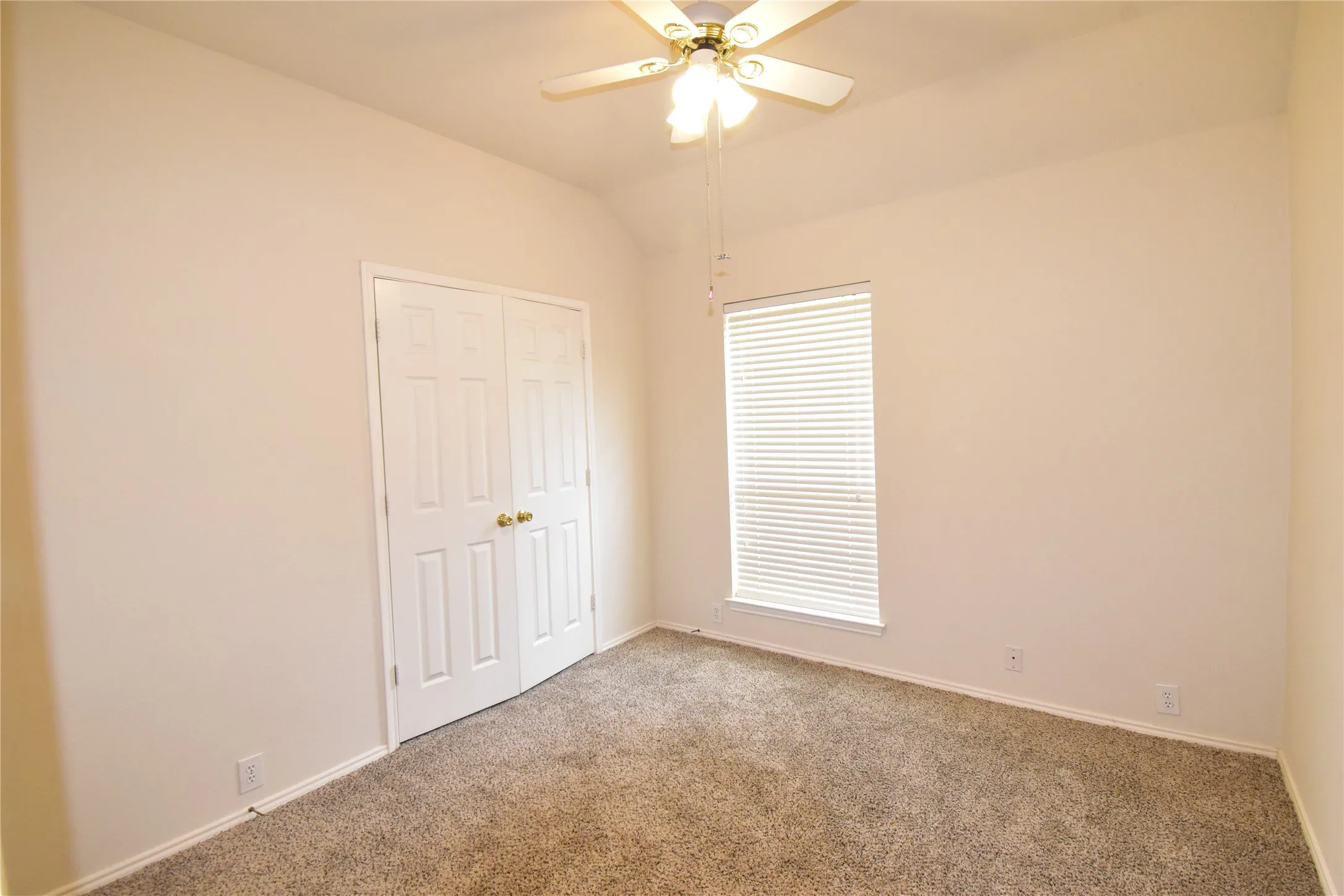 Single Family Residence For Sale in Collin County , 3313 Ocala Court, Plano, Texas 75025, 4 Bedroom, 2 Bathroom, 2 Garage spaces, 2,162 Sqft, built in 1996, mls#21376991, Real Estate Agent in Plano, Homes For Sale in Collin county, Homes For Sale in Plano, Realtor in Plano Texas, Real Estate Brokerage Independent Realty Texas, Luminita Cordes Realtor