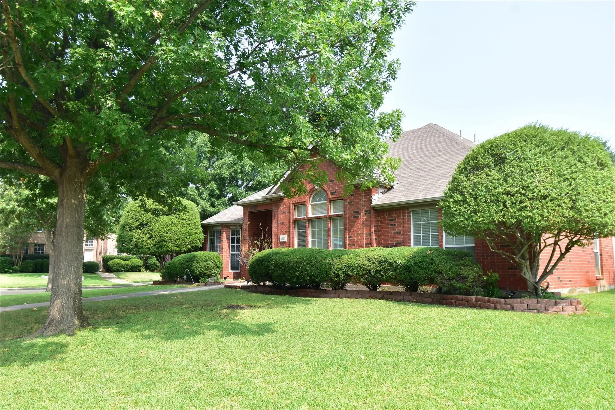 Single Family Residence For Sale in Collin County , 3313 Ocala Court, Plano, Texas 75025, 4 Bedroom, 2 Bathroom, 2 Garage spaces, 2,162 Sqft, built in 1996, mls#21376991, Real Estate Agent in Plano, Homes For Sale in Collin county, Homes For Sale in Plano, Realtor in Plano Texas, Real Estate Brokerage Independent Realty Texas, Luminita Cordes Realtor