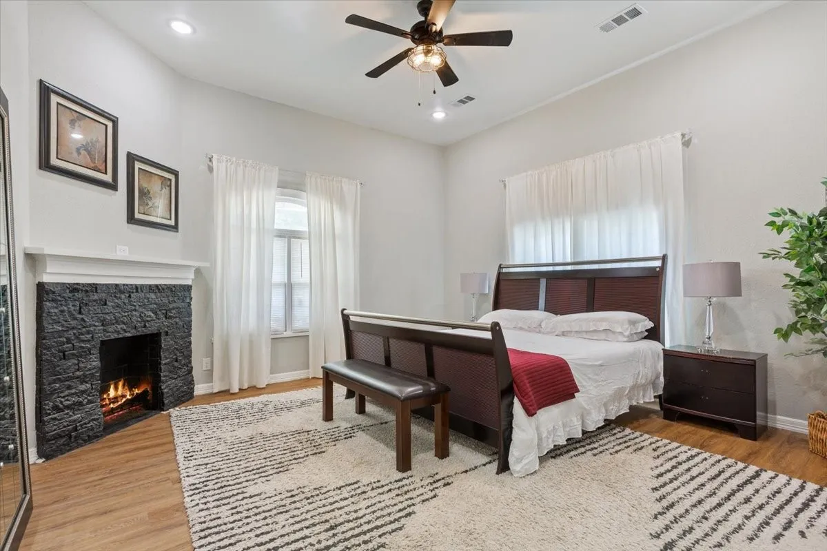Single Family Residence For Sale in Mc Lennan County , 2029 Colcord Avenue, Waco, Texas 76707, 4 Bedroom, 4 Bathroom, Garage spaces, 3,190 Sqft, built in 1930, mls#21375317, Real Estate Agent in Waco, Homes For Sale in Mc Lennan county, Homes For Sale in Waco, Realtor in Waco Texas, Real Estate Brokerage Independent Realty Texas, Luminita Cordes Realtor