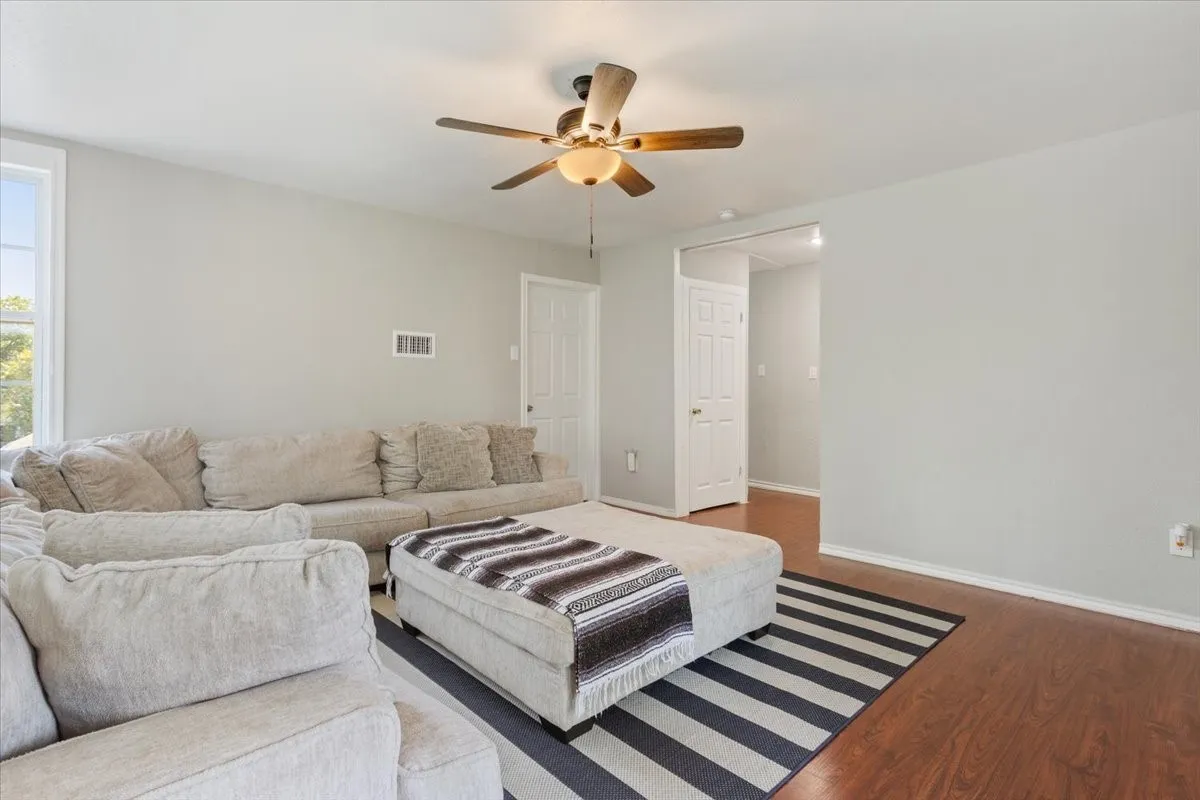 Single Family Residence For Sale in Mc Lennan County , 2029 Colcord Avenue, Waco, Texas 76707, 4 Bedroom, 4 Bathroom, Garage spaces, 3,190 Sqft, built in 1930, mls#21375317, Real Estate Agent in Waco, Homes For Sale in Mc Lennan county, Homes For Sale in Waco, Realtor in Waco Texas, Real Estate Brokerage Independent Realty Texas, Luminita Cordes Realtor