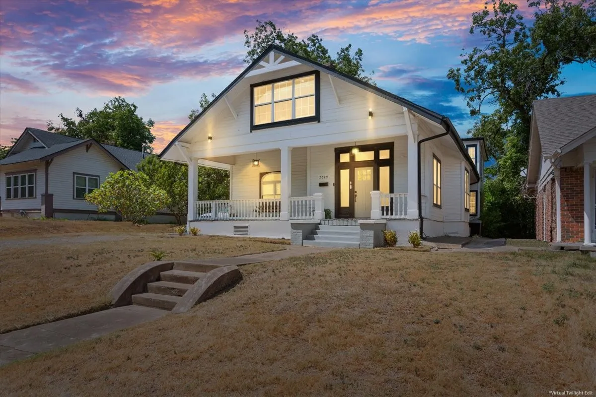 Single Family Residence For Sale in Mc Lennan County , 2029 Colcord Avenue, Waco, Texas 76707, 4 Bedroom, 4 Bathroom, Garage spaces, 3,190 Sqft, built in 1930, mls#21375317, Real Estate Agent in Waco, Homes For Sale in Mc Lennan county, Homes For Sale in Waco, Realtor in Waco Texas, Real Estate Brokerage Independent Realty Texas, Luminita Cordes Realtor