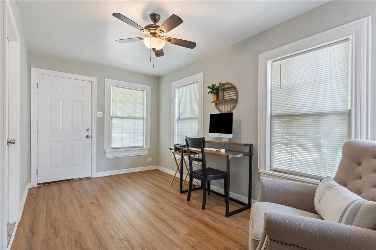 Single Family Residence For Sale in Mc Lennan County , 2029 Colcord Avenue, Waco, Texas 76707, 4 Bedroom, 4 Bathroom, Garage spaces, 3,190 Sqft, built in 1930, mls#21375317, Real Estate Agent in Waco, Homes For Sale in Mc Lennan county, Homes For Sale in Waco, Realtor in Waco Texas, Real Estate Brokerage Independent Realty Texas, Luminita Cordes Realtor
