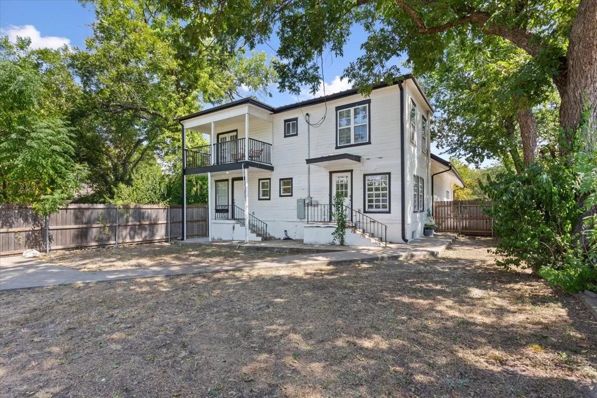 Single Family Residence For Sale in Mc Lennan County , 2029 Colcord Avenue, Waco, Texas 76707, 4 Bedroom, 4 Bathroom, Garage spaces, 3,190 Sqft, built in 1930, mls#21375317, Real Estate Agent in Waco, Homes For Sale in Mc Lennan county, Homes For Sale in Waco, Realtor in Waco Texas, Real Estate Brokerage Independent Realty Texas, Luminita Cordes Realtor