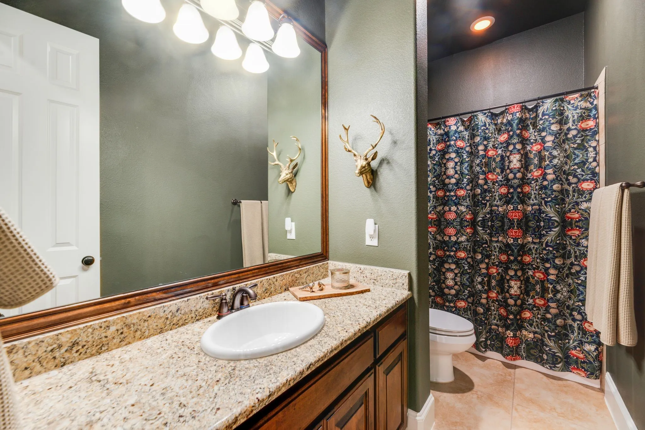 Single Family Residence For Sale in Denton County , 8700 Scarlet Trail, Lantana, Texas 76226, 4 Bedroom, 4 Bathroom, 3 Garage spaces, 3,635 Sqft, built in 2011, mls#21376996, Real Estate Agent in Lantana, Homes For Sale in Denton county, Homes For Sale in Lantana, Realtor in Lantana Texas, Real Estate Brokerage Independent Realty Texas, Luminita Cordes Realtor