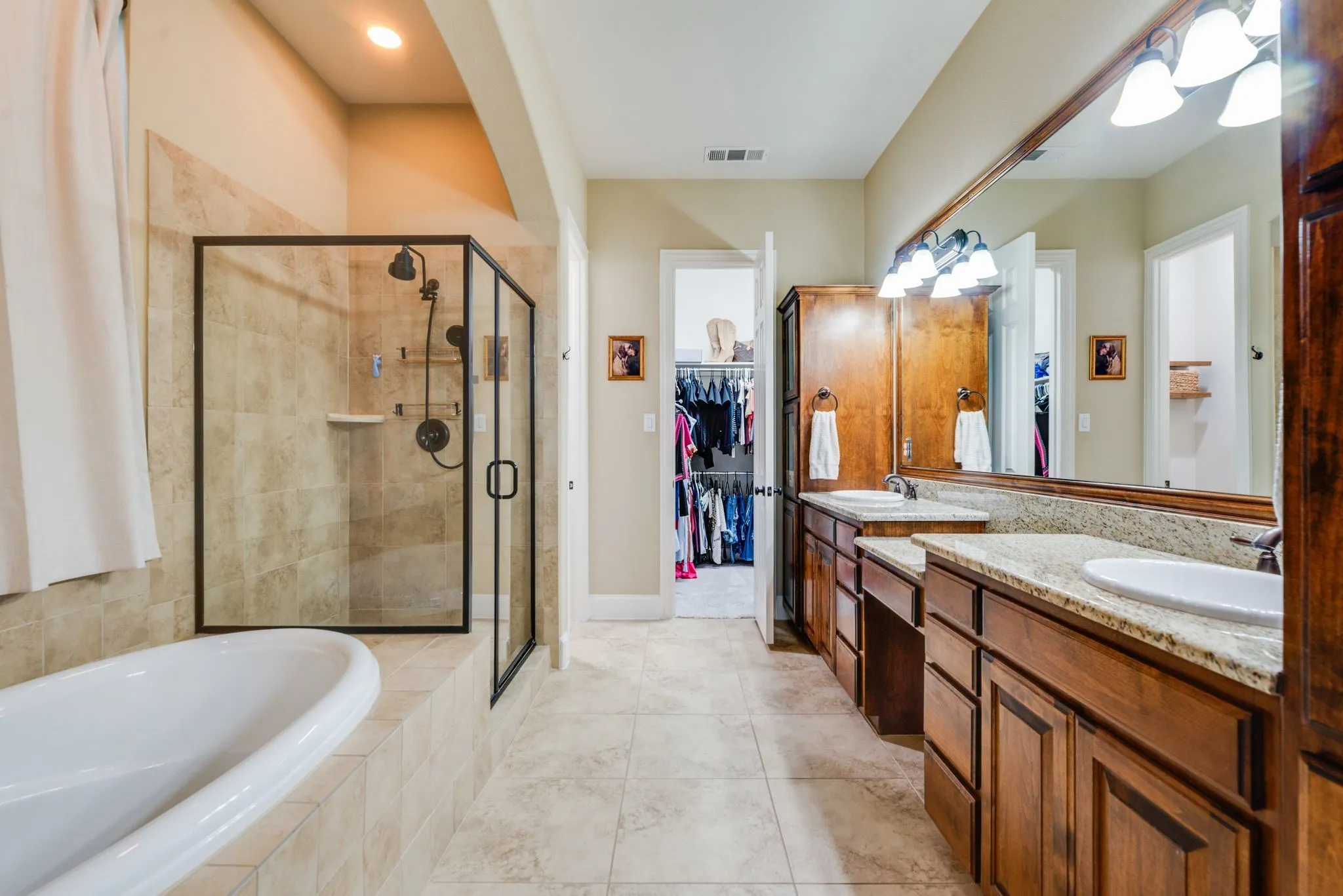 Single Family Residence For Sale in Denton County , 8700 Scarlet Trail, Lantana, Texas 76226, 4 Bedroom, 4 Bathroom, 3 Garage spaces, 3,635 Sqft, built in 2011, mls#21376996, Real Estate Agent in Lantana, Homes For Sale in Denton county, Homes For Sale in Lantana, Realtor in Lantana Texas, Real Estate Brokerage Independent Realty Texas, Luminita Cordes Realtor