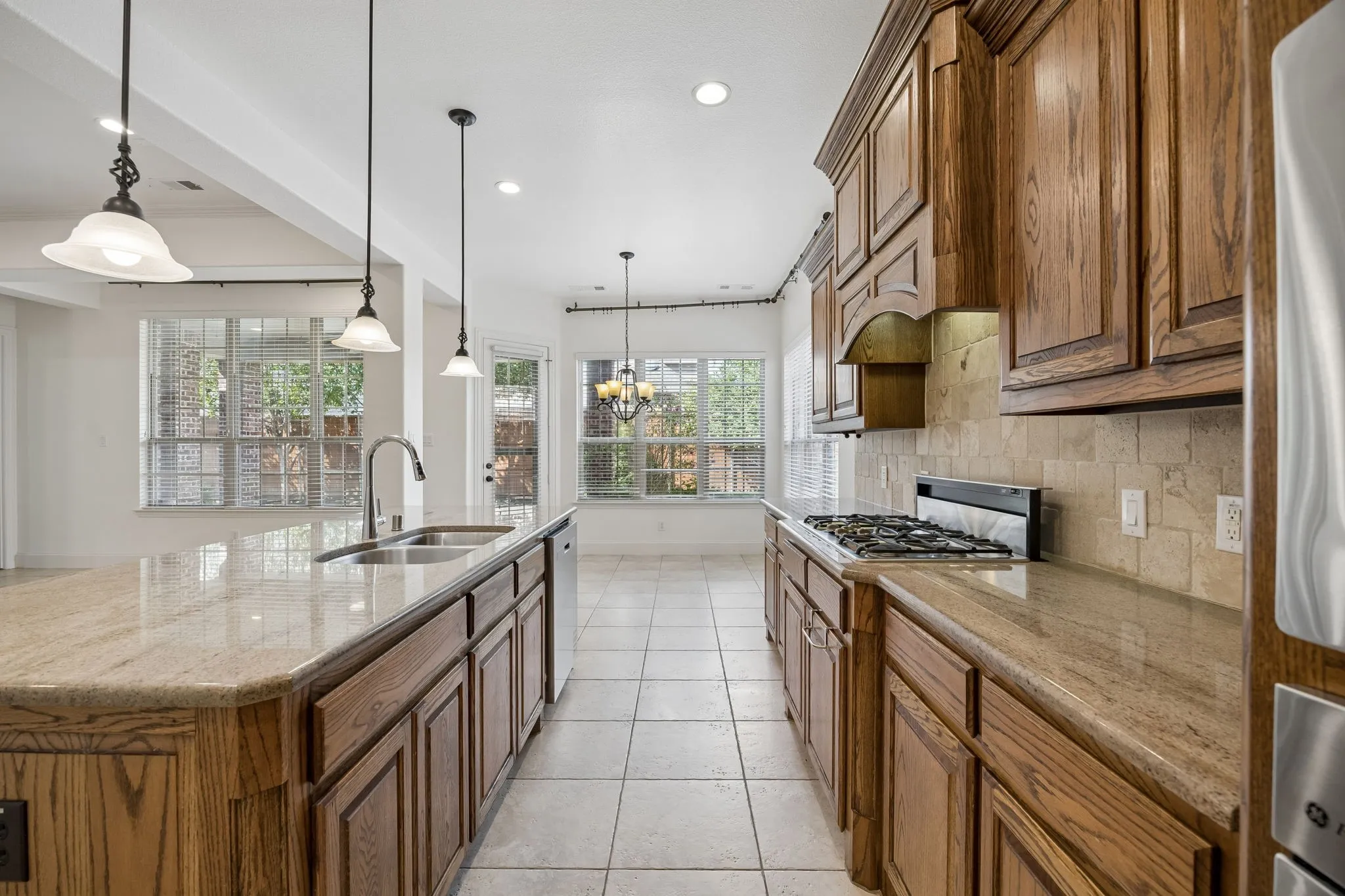 Single Family Residence For Sale in Denton County , 726 Sleepy Creek Drive, Frisco, Texas 75036, 4 Bedroom, 4 Bathroom, 3 Garage spaces, 3,634 Sqft, built in 2009, mls#21376895, Real Estate Agent in Frisco, Homes For Sale in Denton county, Homes For Sale in Frisco, Realtor in Frisco Texas, Real Estate Brokerage Independent Realty Texas, Luminita Cordes Realtor