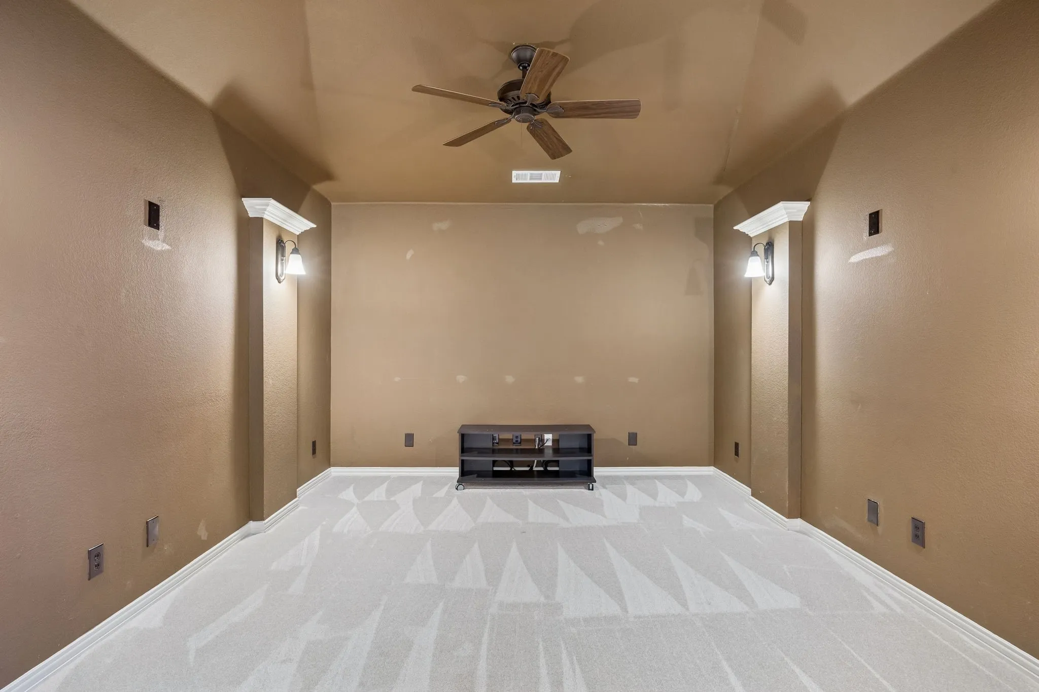 Single Family Residence For Sale in Denton County , 726 Sleepy Creek Drive, Frisco, Texas 75036, 4 Bedroom, 4 Bathroom, 3 Garage spaces, 3,634 Sqft, built in 2009, mls#21376895, Real Estate Agent in Frisco, Homes For Sale in Denton county, Homes For Sale in Frisco, Realtor in Frisco Texas, Real Estate Brokerage Independent Realty Texas, Luminita Cordes Realtor