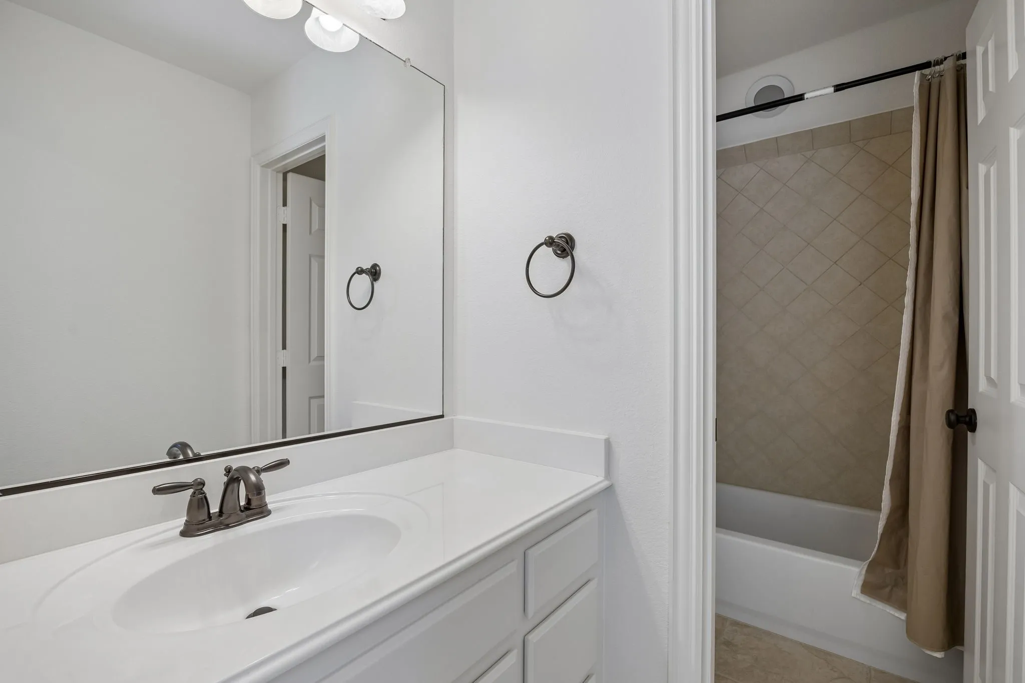 Single Family Residence For Sale in Denton County , 726 Sleepy Creek Drive, Frisco, Texas 75036, 4 Bedroom, 4 Bathroom, 3 Garage spaces, 3,634 Sqft, built in 2009, mls#21376895, Real Estate Agent in Frisco, Homes For Sale in Denton county, Homes For Sale in Frisco, Realtor in Frisco Texas, Real Estate Brokerage Independent Realty Texas, Luminita Cordes Realtor