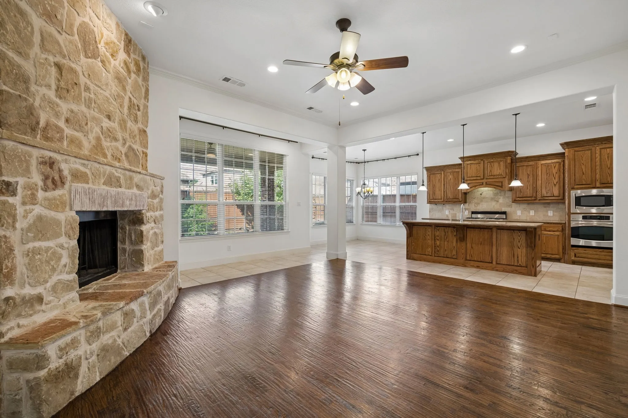 Single Family Residence For Sale in Denton County , 726 Sleepy Creek Drive, Frisco, Texas 75036, 4 Bedroom, 4 Bathroom, 3 Garage spaces, 3,634 Sqft, built in 2009, mls#21376895, Real Estate Agent in Frisco, Homes For Sale in Denton county, Homes For Sale in Frisco, Realtor in Frisco Texas, Real Estate Brokerage Independent Realty Texas, Luminita Cordes Realtor