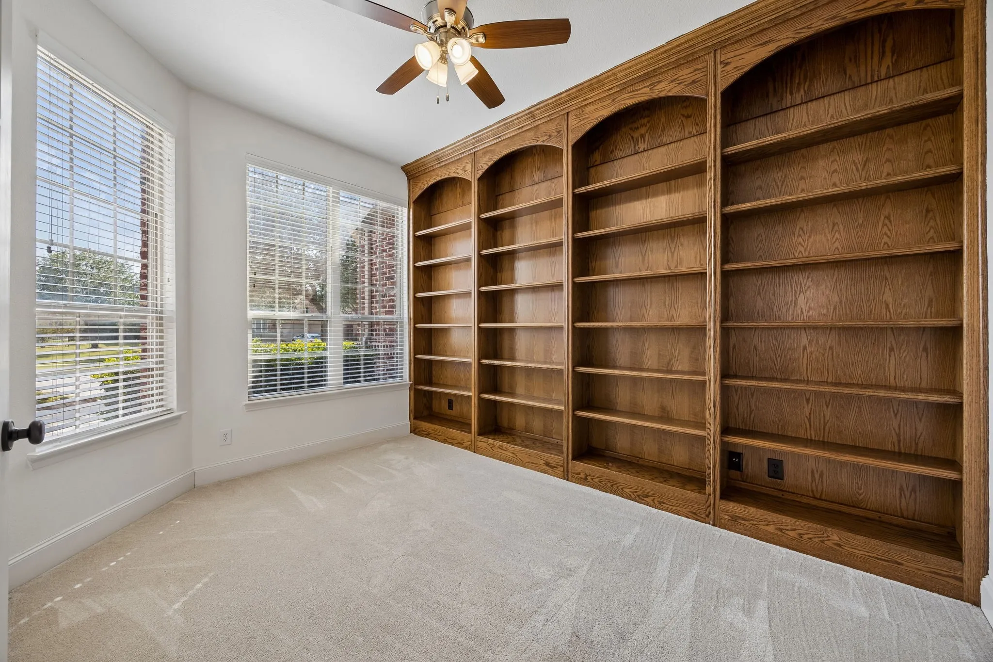 Single Family Residence For Sale in Denton County , 726 Sleepy Creek Drive, Frisco, Texas 75036, 4 Bedroom, 4 Bathroom, 3 Garage spaces, 3,634 Sqft, built in 2009, mls#21376895, Real Estate Agent in Frisco, Homes For Sale in Denton county, Homes For Sale in Frisco, Realtor in Frisco Texas, Real Estate Brokerage Independent Realty Texas, Luminita Cordes Realtor