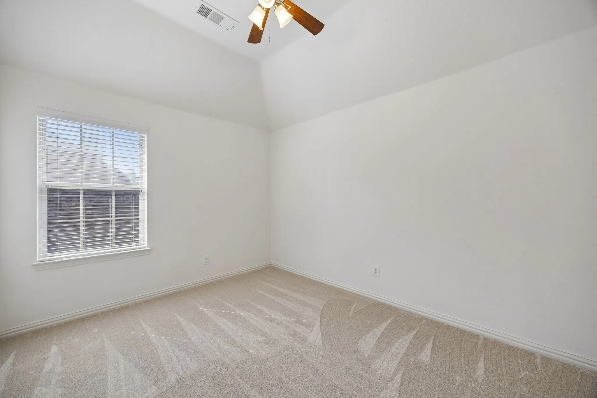 Single Family Residence For Sale in Denton County , 726 Sleepy Creek Drive, Frisco, Texas 75036, 4 Bedroom, 4 Bathroom, 3 Garage spaces, 3,634 Sqft, built in 2009, mls#21376895, Real Estate Agent in Frisco, Homes For Sale in Denton county, Homes For Sale in Frisco, Realtor in Frisco Texas, Real Estate Brokerage Independent Realty Texas, Luminita Cordes Realtor