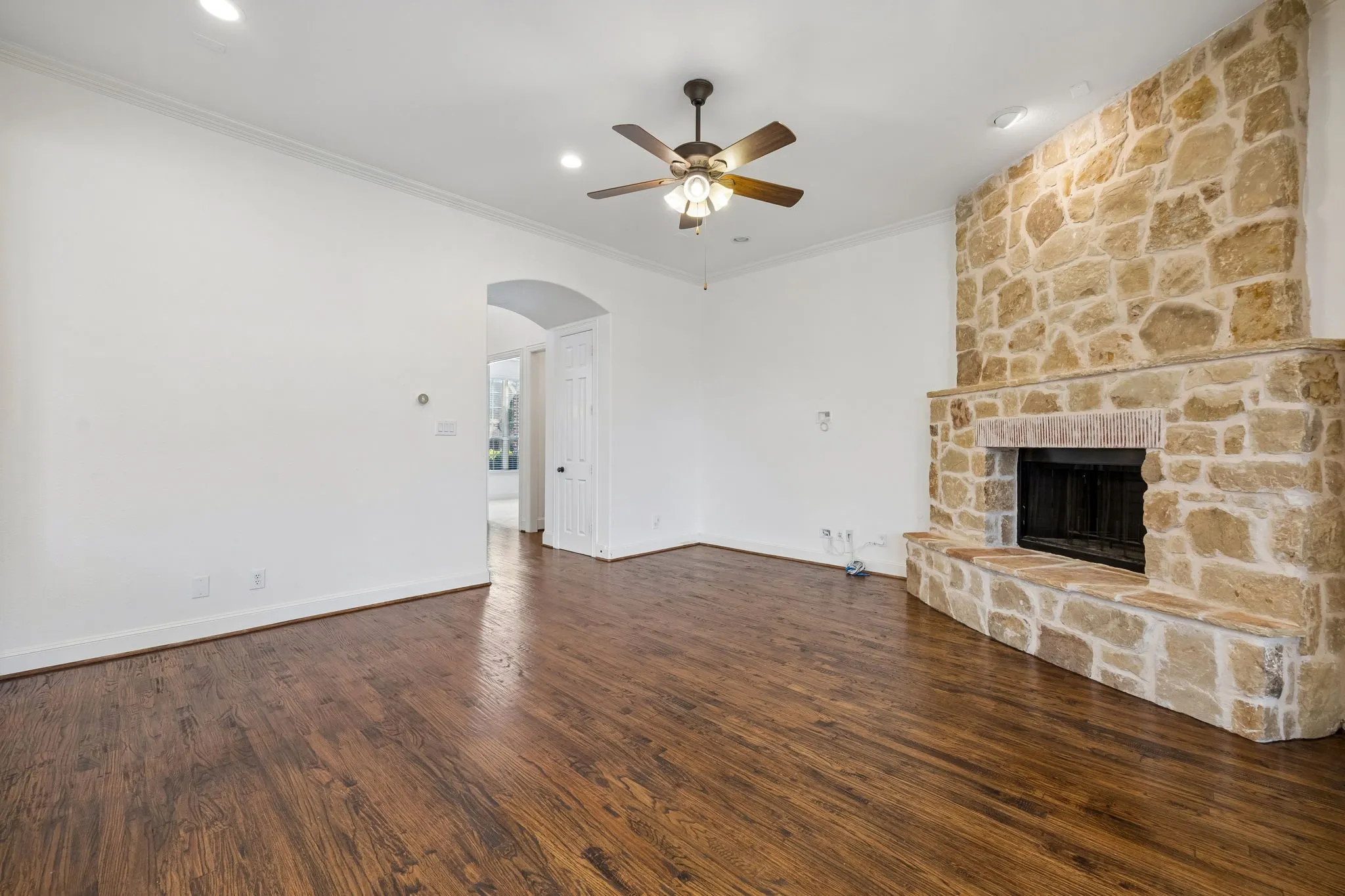 Single Family Residence For Sale in Denton County , 726 Sleepy Creek Drive, Frisco, Texas 75036, 4 Bedroom, 4 Bathroom, 3 Garage spaces, 3,634 Sqft, built in 2009, mls#21376895, Real Estate Agent in Frisco, Homes For Sale in Denton county, Homes For Sale in Frisco, Realtor in Frisco Texas, Real Estate Brokerage Independent Realty Texas, Luminita Cordes Realtor