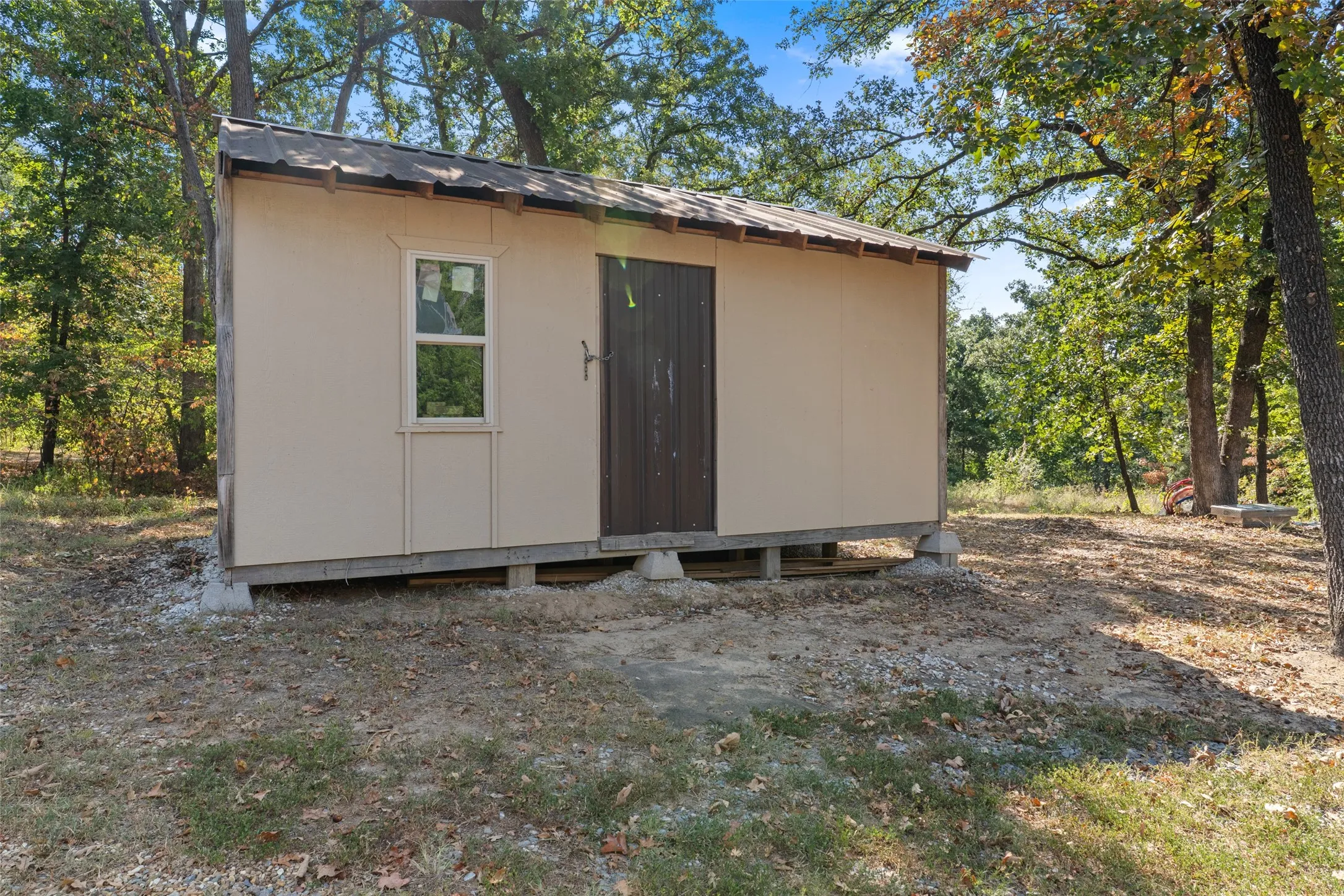 Single Family Residence For Sale in Fannin County , 211 David Crockett Trail, Honey Grove, Texas 75446, 2 Bedroom, 1 Bathroom, Garage spaces, 869 Sqft, built in 2022, mls#21366323, Real Estate Agent in Honey Grove, Homes For Sale in Fannin county, Homes For Sale in Honey Grove, Realtor in Honey Grove Texas, Real Estate Brokerage Independent Realty Texas, Luminita Cordes Realtor