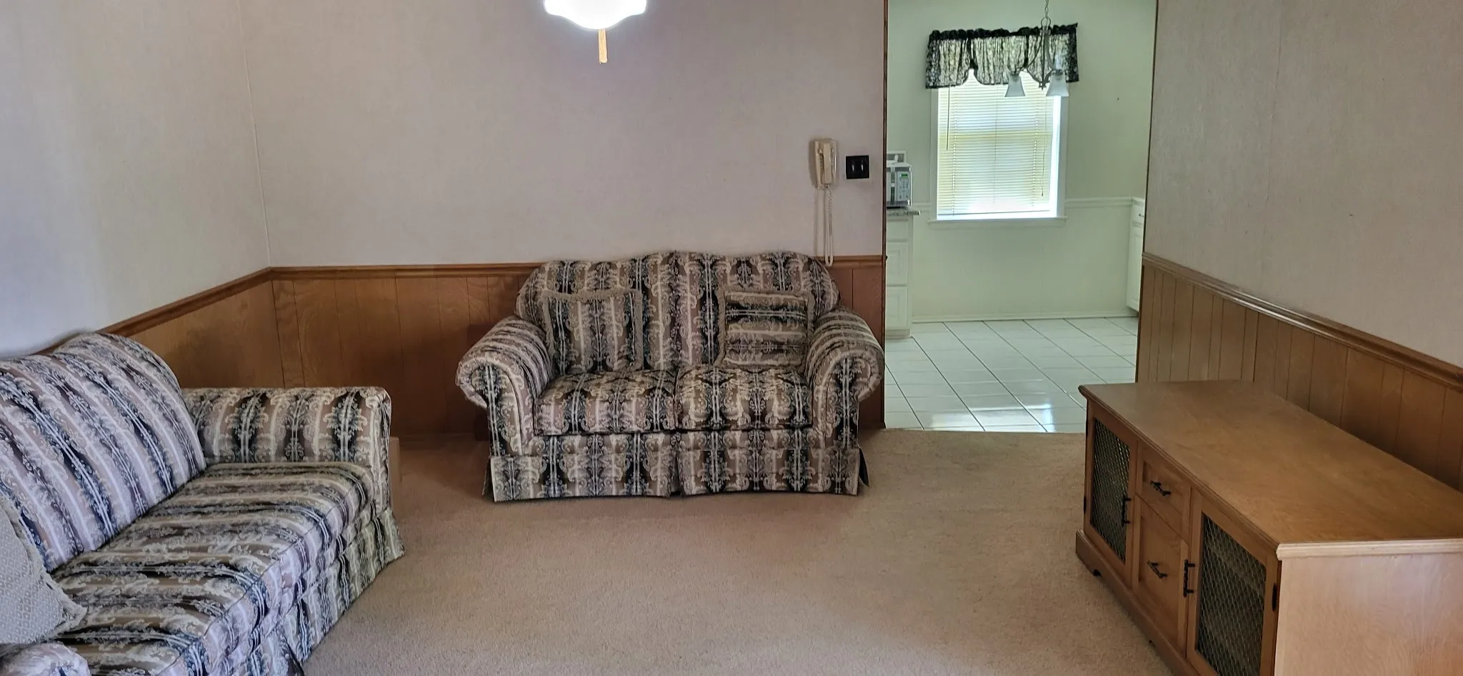 Single Family Residence For Sale in Hopkins County , 1321 Lakeview Drive, Sulphur Springs, Texas 75482, 3 Bedroom, 3 Bathroom, 2 Garage spaces, 1,960 Sqft, built in 1960, mls#21376631, Real Estate Agent in Sulphur Springs, Homes For Sale in Hopkins county, Homes For Sale in Sulphur Springs, Realtor in Sulphur Springs Texas, Real Estate Brokerage Independent Realty Texas, Luminita Cordes Realtor