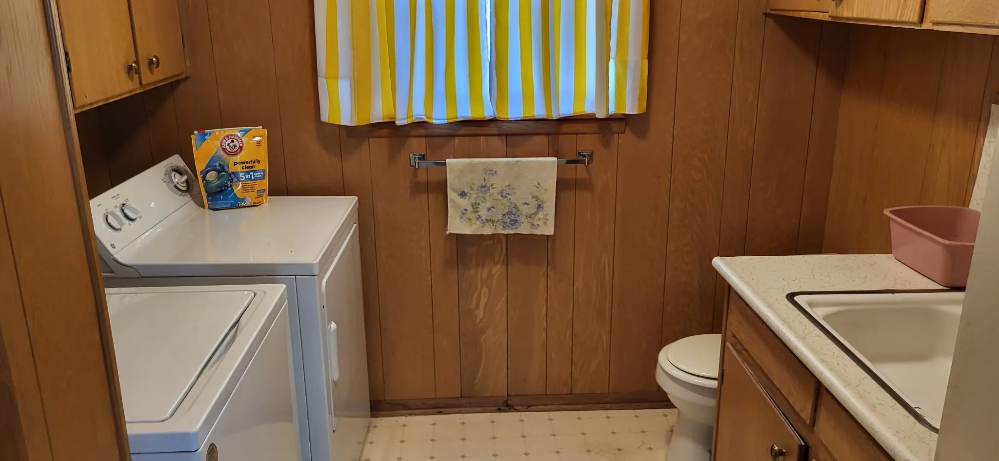 Single Family Residence For Sale in Hopkins County , 1321 Lakeview Drive, Sulphur Springs, Texas 75482, 3 Bedroom, 3 Bathroom, 2 Garage spaces, 1,960 Sqft, built in 1960, mls#21376631, Real Estate Agent in Sulphur Springs, Homes For Sale in Hopkins county, Homes For Sale in Sulphur Springs, Realtor in Sulphur Springs Texas, Real Estate Brokerage Independent Realty Texas, Luminita Cordes Realtor