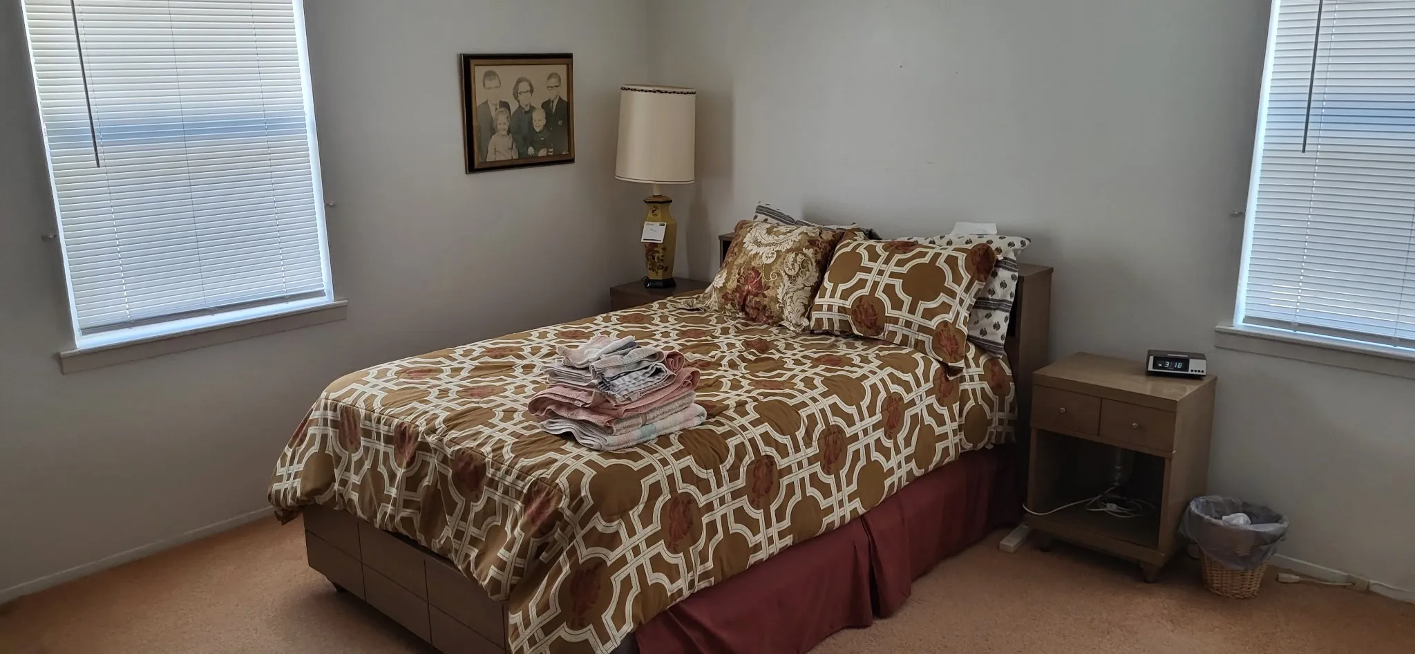 Single Family Residence For Sale in Hopkins County , 1321 Lakeview Drive, Sulphur Springs, Texas 75482, 3 Bedroom, 3 Bathroom, 2 Garage spaces, 1,960 Sqft, built in 1960, mls#21376631, Real Estate Agent in Sulphur Springs, Homes For Sale in Hopkins county, Homes For Sale in Sulphur Springs, Realtor in Sulphur Springs Texas, Real Estate Brokerage Independent Realty Texas, Luminita Cordes Realtor