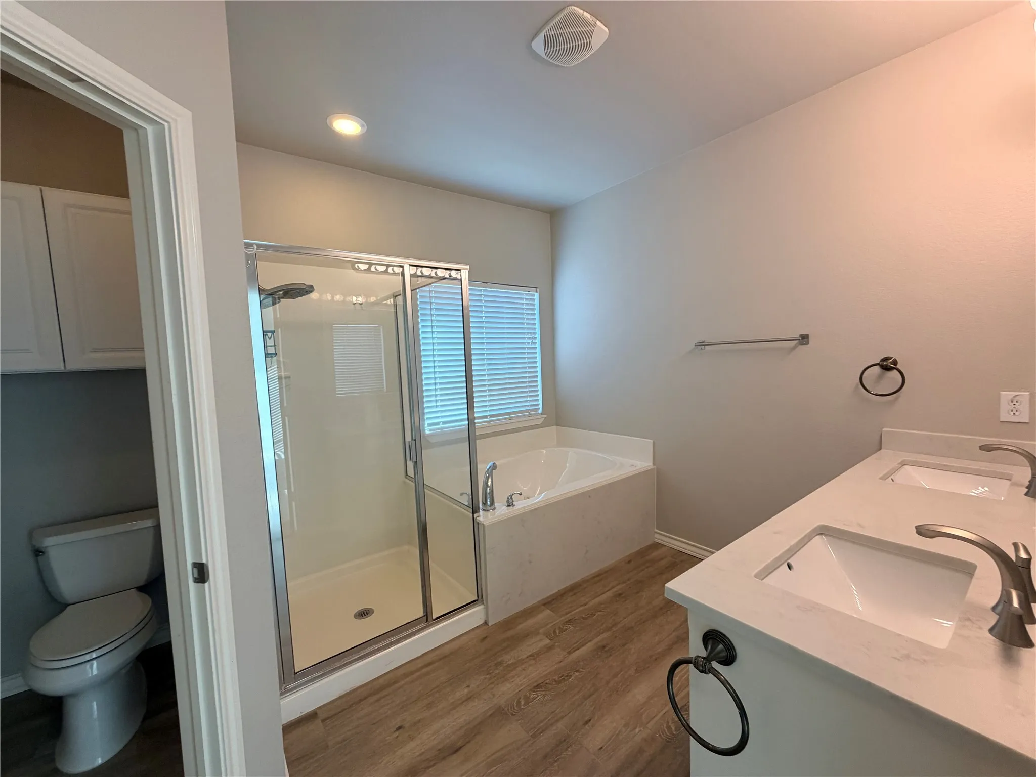 Single Family Residence For Rent in Tarrant County , 12917 Farmington Drive, Fort Worth, Texas 76244, 3 Bedroom, 2 Bathroom, 2 Garage spaces, 1,524 Sqft, built in 2005, mls#21377008, Real Estate Agent in Fort Worth, Homes For Rent in Tarrant county, Homes For Rent in Fort Worth, Realtor in Fort Worth Texas, Real Estate Brokerage Independent Realty Texas, Luminita Cordes Realtor