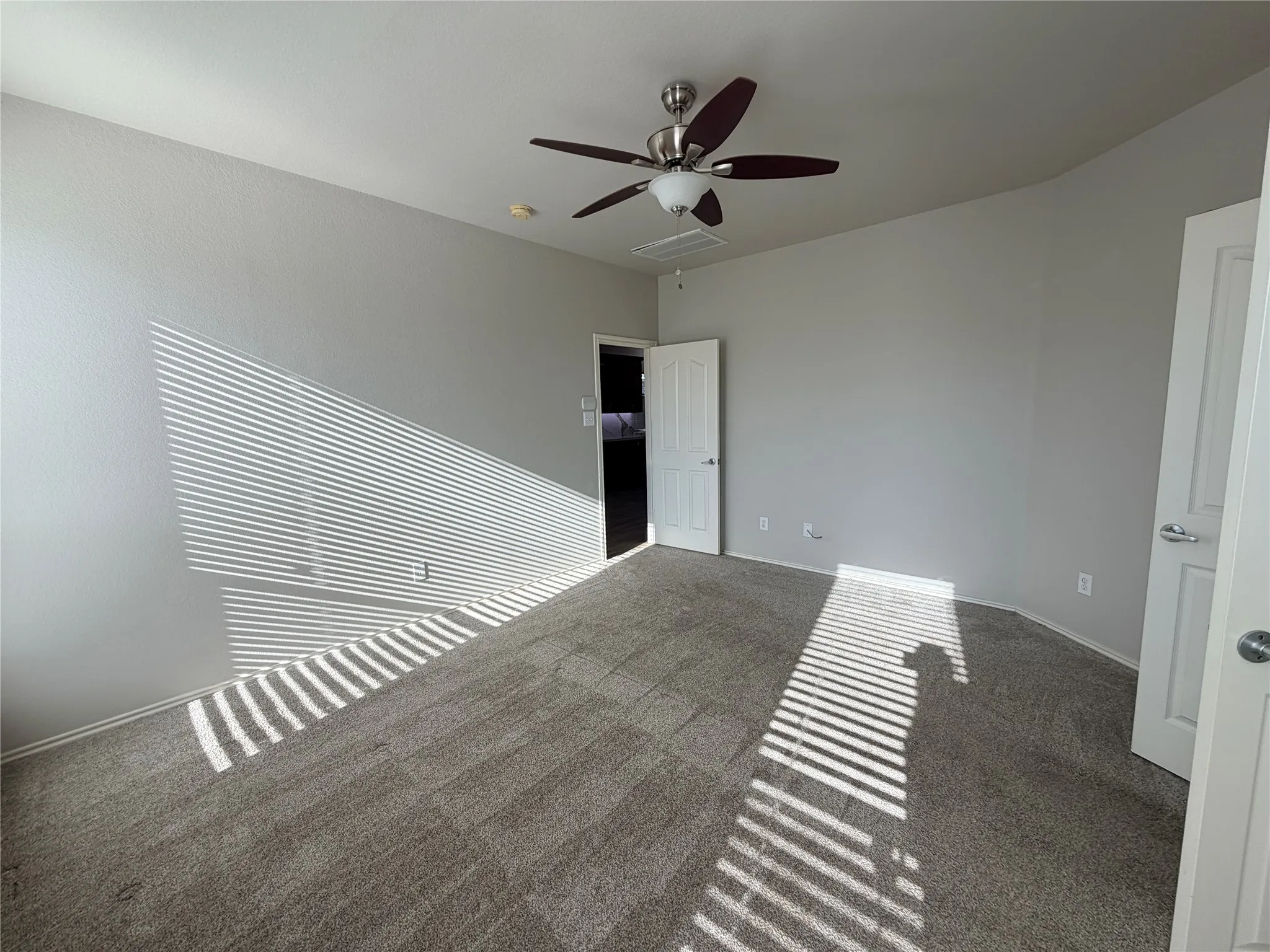 Single Family Residence For Rent in Tarrant County , 12917 Farmington Drive, Fort Worth, Texas 76244, 3 Bedroom, 2 Bathroom, 2 Garage spaces, 1,524 Sqft, built in 2005, mls#21377008, Real Estate Agent in Fort Worth, Homes For Rent in Tarrant county, Homes For Rent in Fort Worth, Realtor in Fort Worth Texas, Real Estate Brokerage Independent Realty Texas, Luminita Cordes Realtor