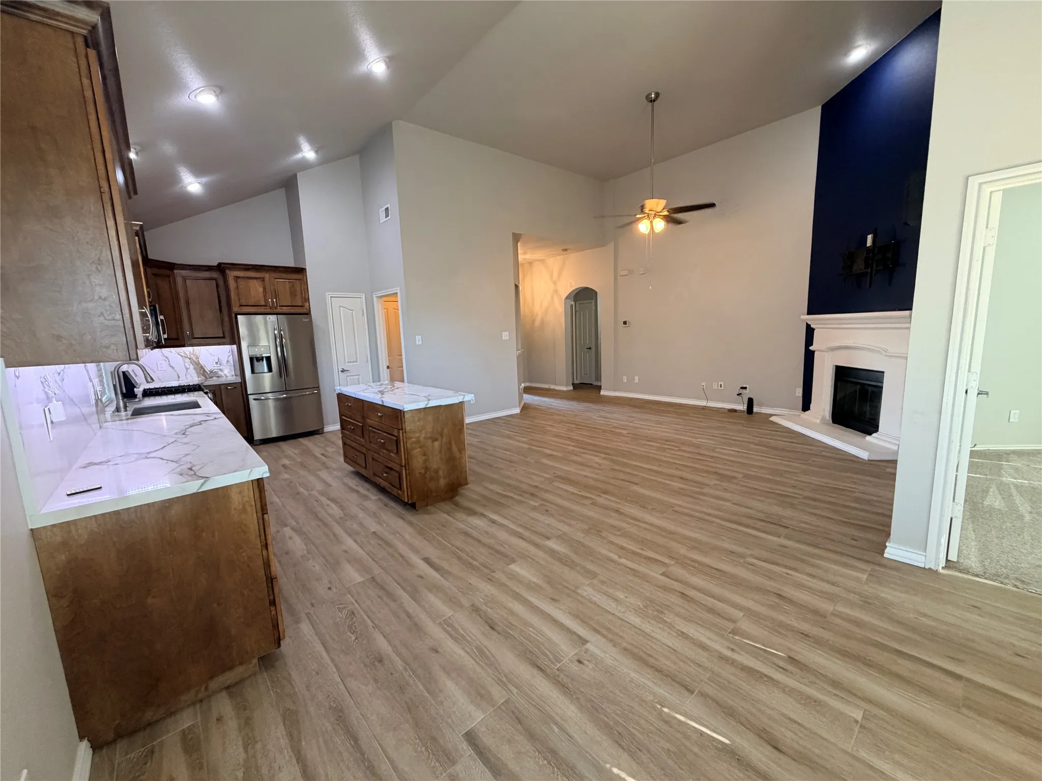 Single Family Residence For Rent in Tarrant County , 12917 Farmington Drive, Fort Worth, Texas 76244, 3 Bedroom, 2 Bathroom, 2 Garage spaces, 1,524 Sqft, built in 2005, mls#21377008, Real Estate Agent in Fort Worth, Homes For Rent in Tarrant county, Homes For Rent in Fort Worth, Realtor in Fort Worth Texas, Real Estate Brokerage Independent Realty Texas, Luminita Cordes Realtor