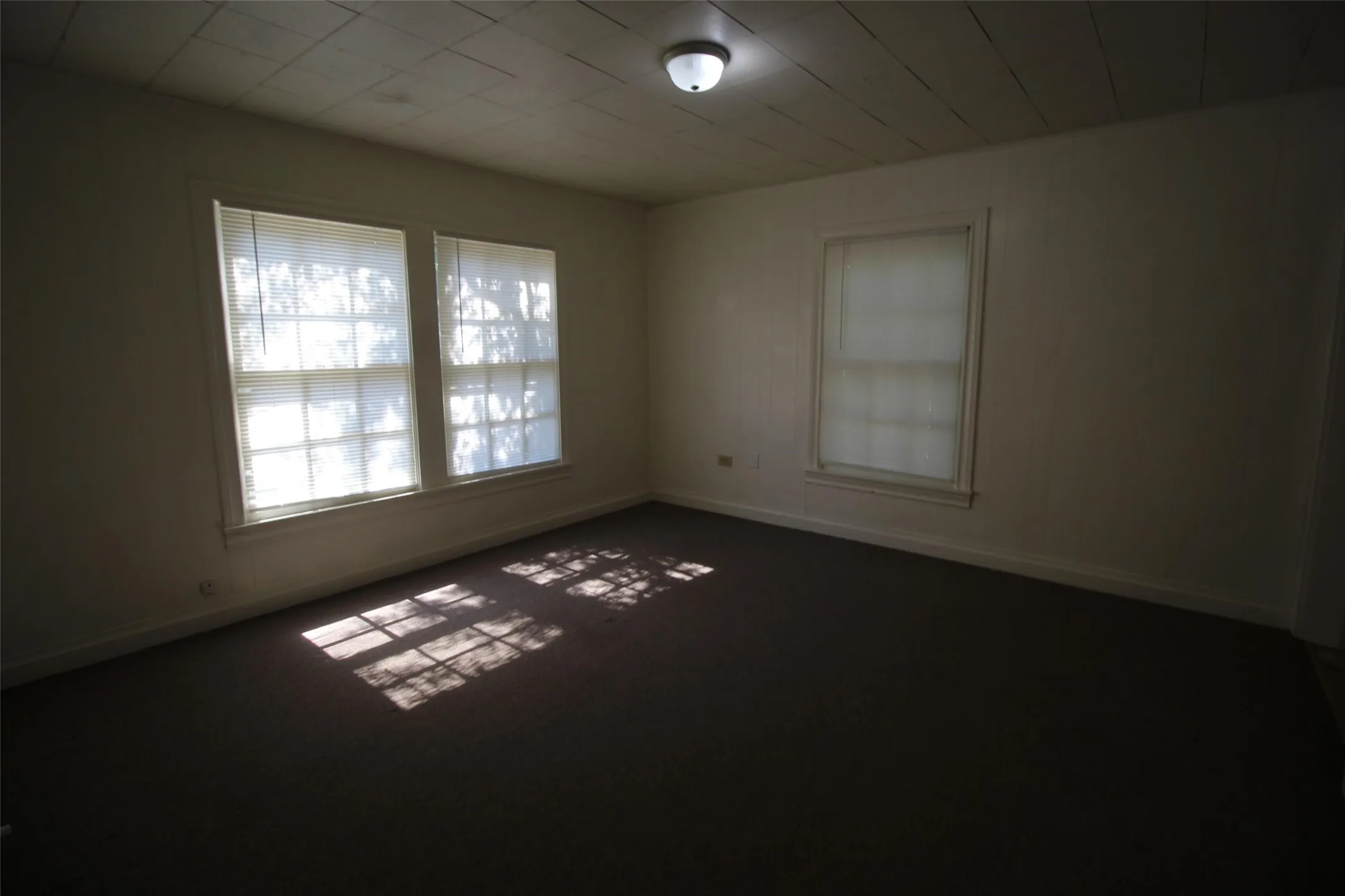 Single Family Residence For Rent in Van Zandt County , 323 N Houston Street, Grand Saline, Texas 75140, 2 Bedroom, 1 Bathroom, Garage spaces, 1,032 Sqft, built in 1957, mls#21376245, Real Estate Agent in Grand Saline, Homes For Rent in Van Zandt county, Homes For Rent in Grand Saline, Realtor in Grand Saline Texas, Real Estate Brokerage Independent Realty Texas, Luminita Cordes Realtor