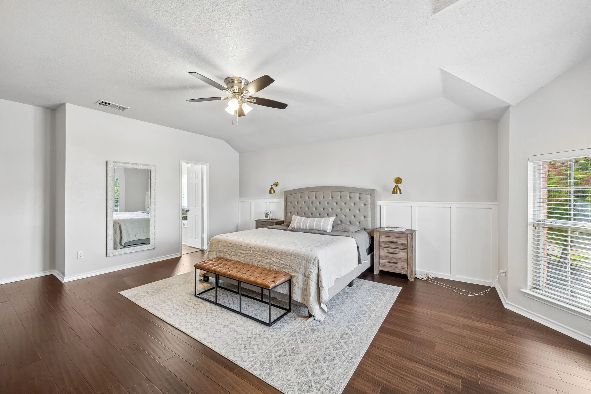Single Family Residence For Sale in Collin County , 1532 Pine Bluff Drive, Allen, Texas 75002, 4 Bedroom, 3 Bathroom, 2 Garage spaces, 2,594 Sqft, built in 2002, mls#21377005, Real Estate Agent in Allen, Homes For Sale in Collin county, Homes For Sale in Allen, Realtor in Allen Texas, Real Estate Brokerage Independent Realty Texas, Luminita Cordes Realtor