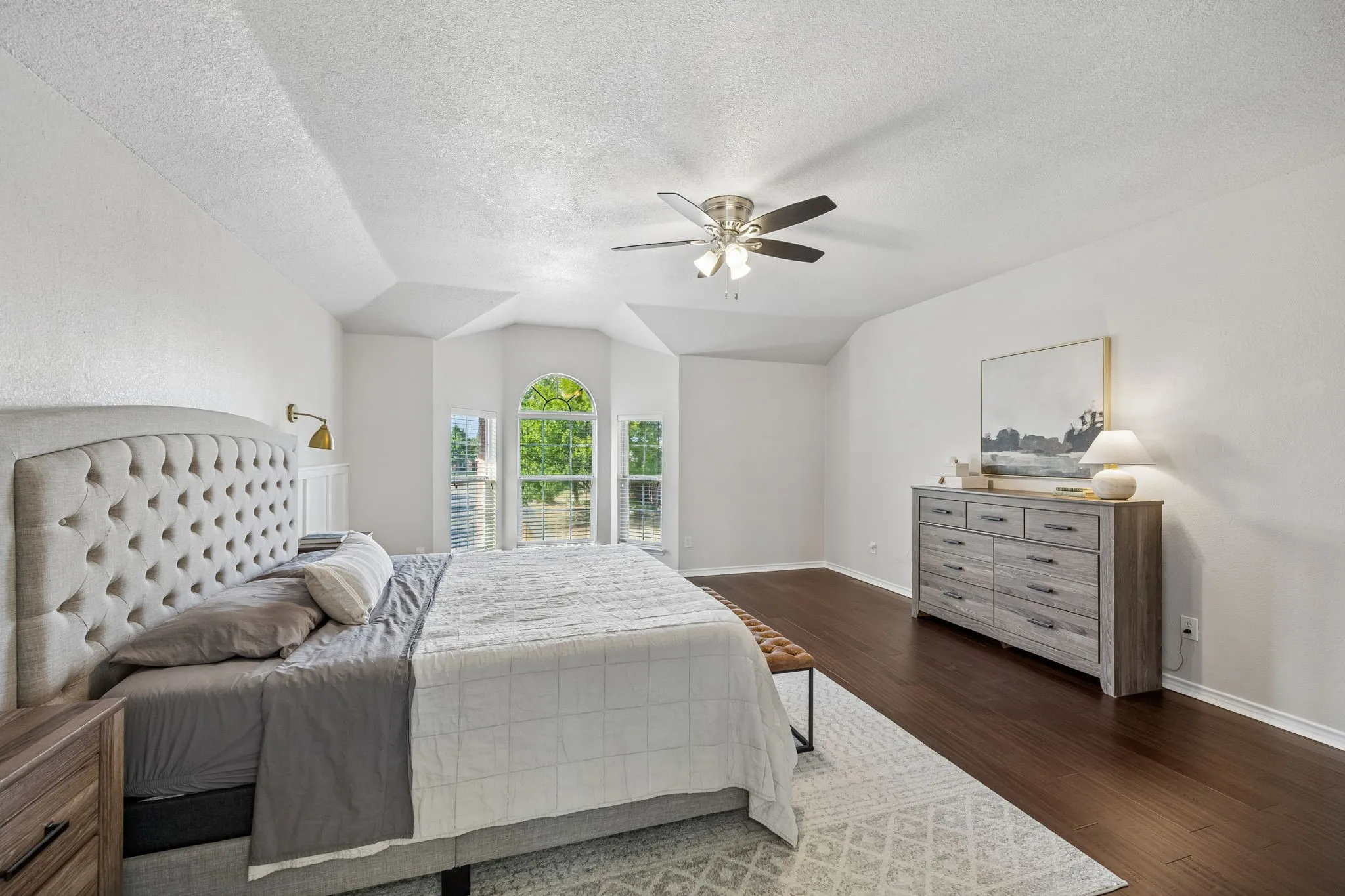 Single Family Residence For Sale in Collin County , 1532 Pine Bluff Drive, Allen, Texas 75002, 4 Bedroom, 3 Bathroom, 2 Garage spaces, 2,594 Sqft, built in 2002, mls#21377005, Real Estate Agent in Allen, Homes For Sale in Collin county, Homes For Sale in Allen, Realtor in Allen Texas, Real Estate Brokerage Independent Realty Texas, Luminita Cordes Realtor