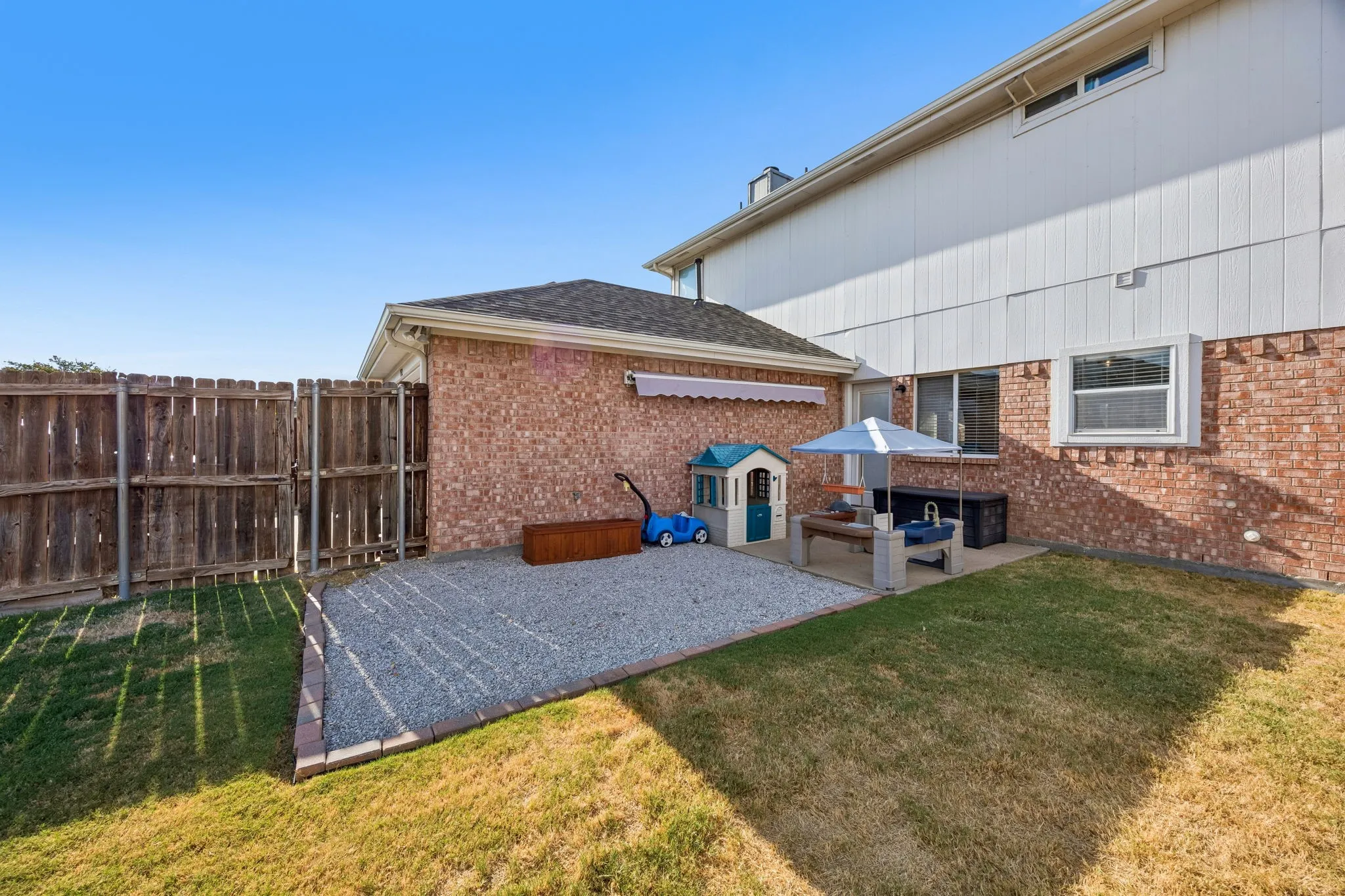 Single Family Residence For Sale in Collin County , 1532 Pine Bluff Drive, Allen, Texas 75002, 4 Bedroom, 3 Bathroom, 2 Garage spaces, 2,594 Sqft, built in 2002, mls#21377005, Real Estate Agent in Allen, Homes For Sale in Collin county, Homes For Sale in Allen, Realtor in Allen Texas, Real Estate Brokerage Independent Realty Texas, Luminita Cordes Realtor