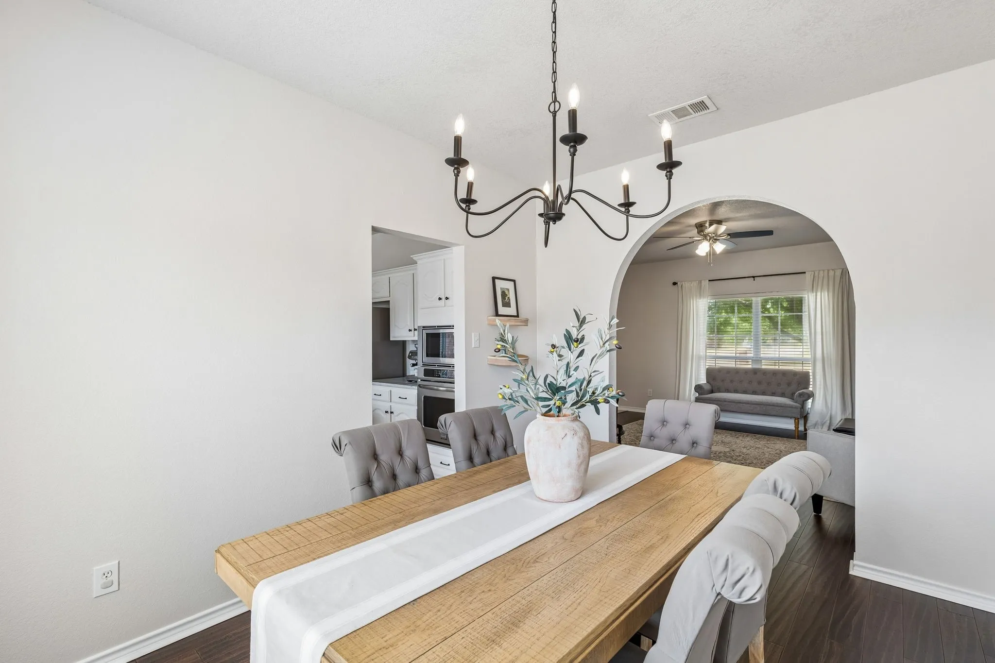 Single Family Residence For Sale in Collin County , 1532 Pine Bluff Drive, Allen, Texas 75002, 4 Bedroom, 3 Bathroom, 2 Garage spaces, 2,594 Sqft, built in 2002, mls#21377005, Real Estate Agent in Allen, Homes For Sale in Collin county, Homes For Sale in Allen, Realtor in Allen Texas, Real Estate Brokerage Independent Realty Texas, Luminita Cordes Realtor