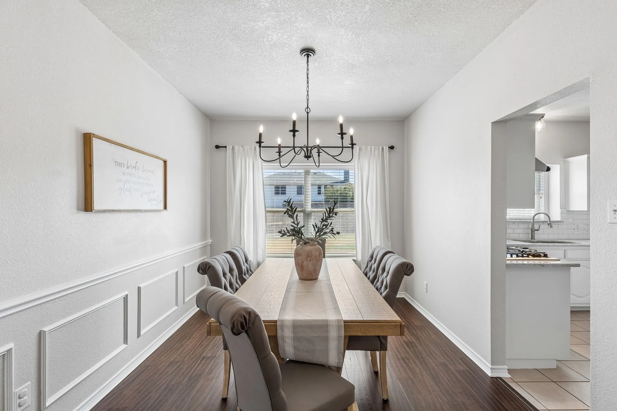 Single Family Residence For Sale in Collin County , 1532 Pine Bluff Drive, Allen, Texas 75002, 4 Bedroom, 3 Bathroom, 2 Garage spaces, 2,594 Sqft, built in 2002, mls#21377005, Real Estate Agent in Allen, Homes For Sale in Collin county, Homes For Sale in Allen, Realtor in Allen Texas, Real Estate Brokerage Independent Realty Texas, Luminita Cordes Realtor