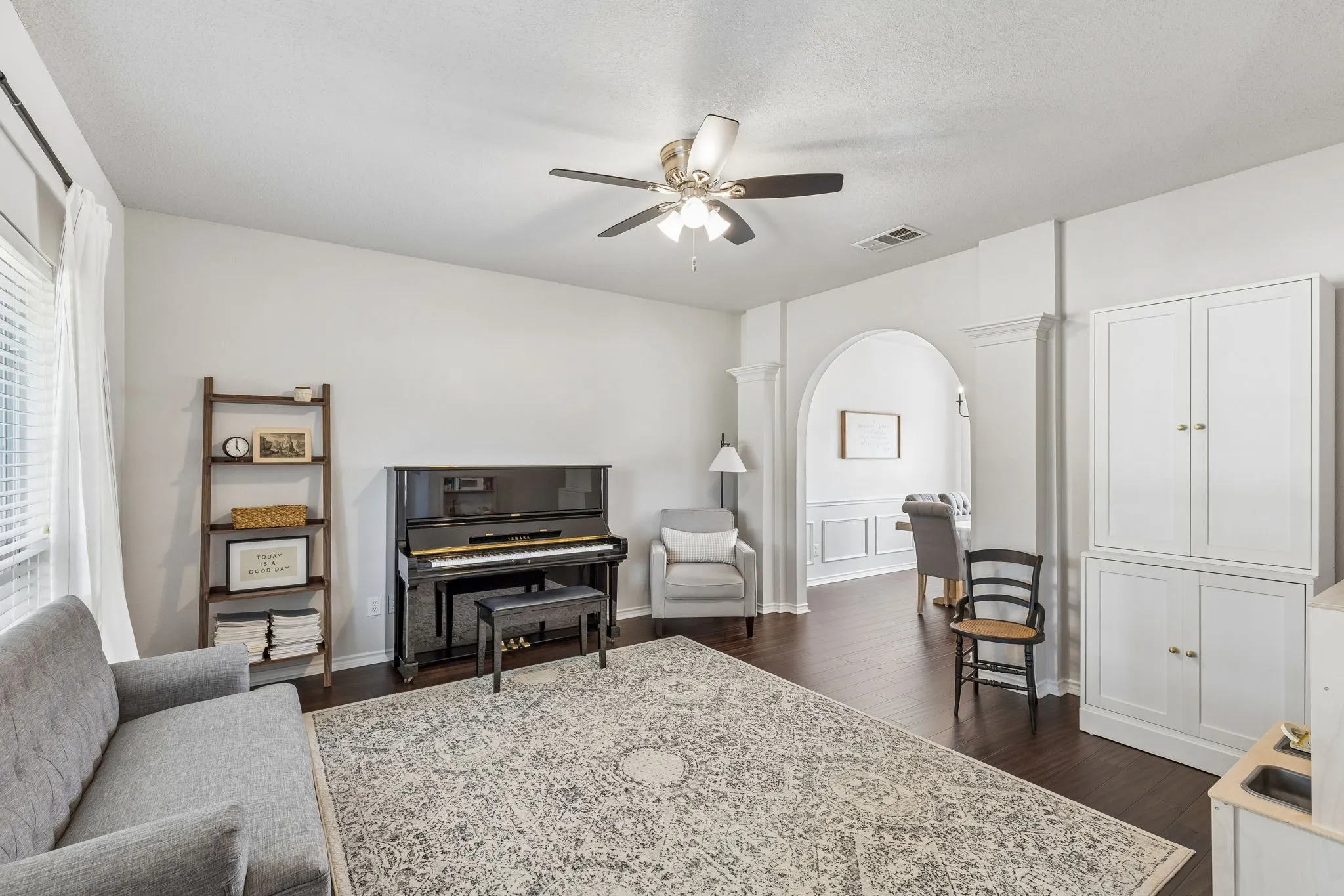 Single Family Residence For Sale in Collin County , 1532 Pine Bluff Drive, Allen, Texas 75002, 4 Bedroom, 3 Bathroom, 2 Garage spaces, 2,594 Sqft, built in 2002, mls#21377005, Real Estate Agent in Allen, Homes For Sale in Collin county, Homes For Sale in Allen, Realtor in Allen Texas, Real Estate Brokerage Independent Realty Texas, Luminita Cordes Realtor