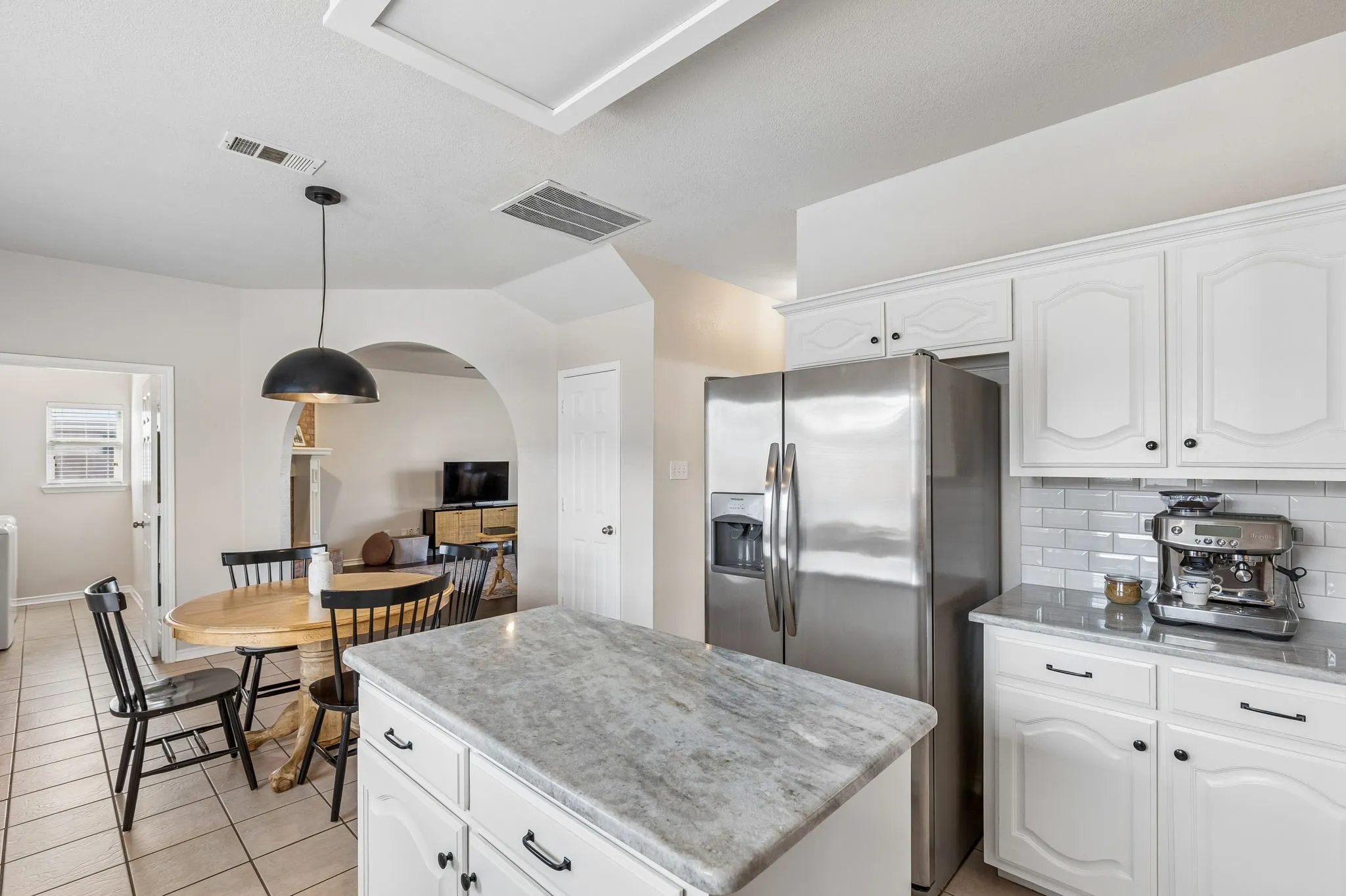 Single Family Residence For Sale in Collin County , 1532 Pine Bluff Drive, Allen, Texas 75002, 4 Bedroom, 3 Bathroom, 2 Garage spaces, 2,594 Sqft, built in 2002, mls#21377005, Real Estate Agent in Allen, Homes For Sale in Collin county, Homes For Sale in Allen, Realtor in Allen Texas, Real Estate Brokerage Independent Realty Texas, Luminita Cordes Realtor