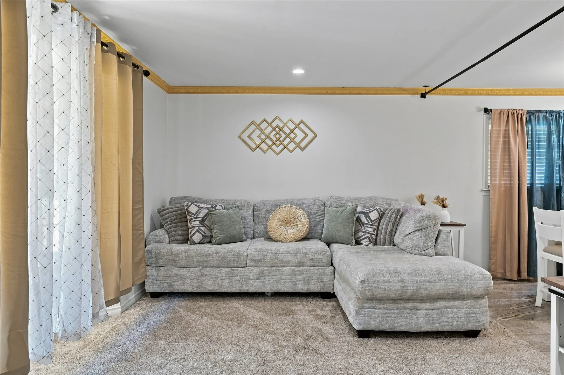 Single Family Residence For Sale in Grayson County , 1423 W Shields Drive, Sherman, Texas 75092, 5 Bedroom, 3 Bathroom, 2 Garage spaces, 2,185 Sqft, built in 1962, mls#21377015, Real Estate Agent in Sherman, Homes For Sale in Grayson county, Homes For Sale in Sherman, Realtor in Sherman Texas, Real Estate Brokerage Independent Realty Texas, Luminita Cordes Realtor