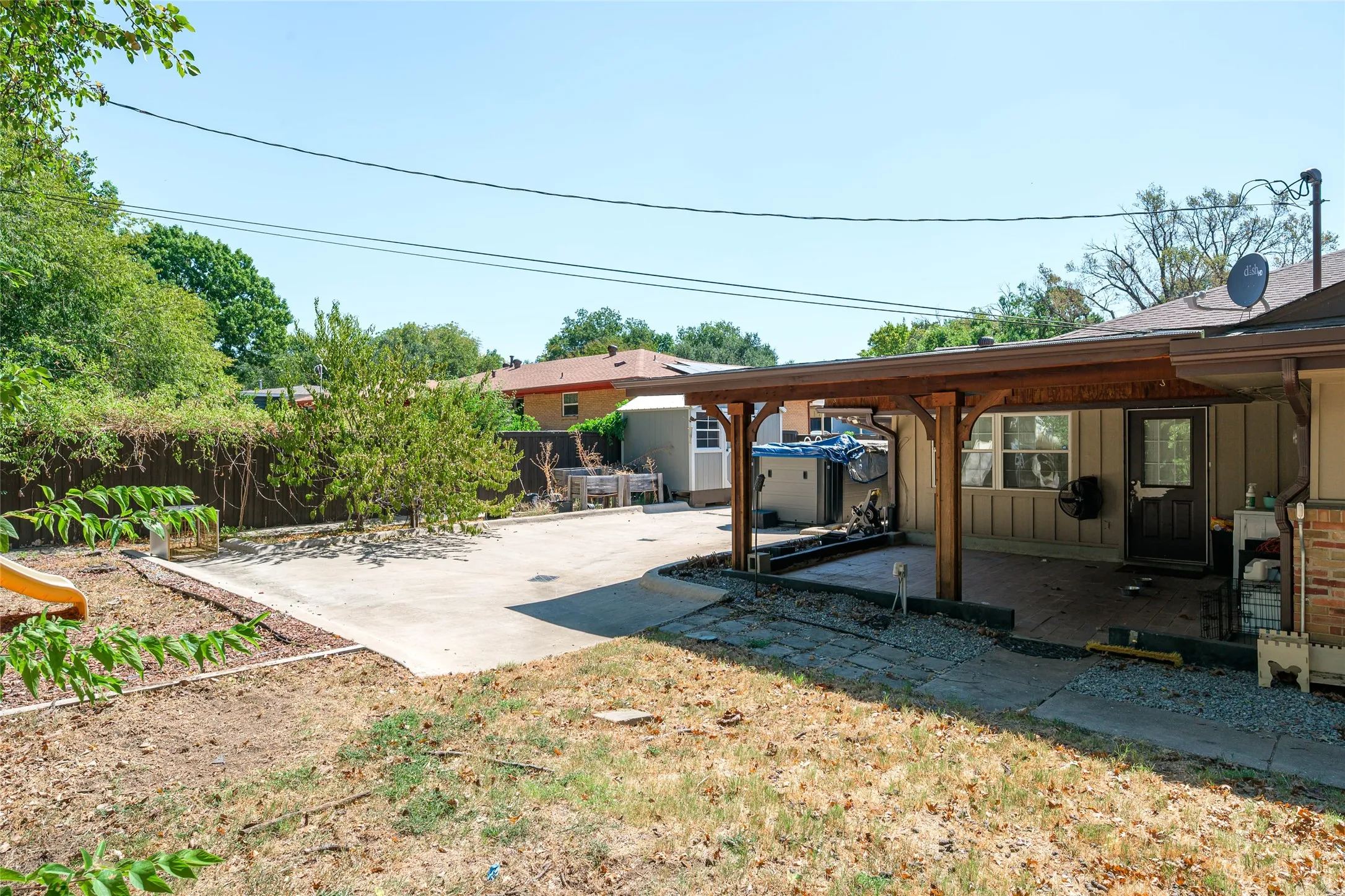 Single Family Residence For Sale in Grayson County , 1423 W Shields Drive, Sherman, Texas 75092, 5 Bedroom, 3 Bathroom, 2 Garage spaces, 2,185 Sqft, built in 1962, mls#21377015, Real Estate Agent in Sherman, Homes For Sale in Grayson county, Homes For Sale in Sherman, Realtor in Sherman Texas, Real Estate Brokerage Independent Realty Texas, Luminita Cordes Realtor