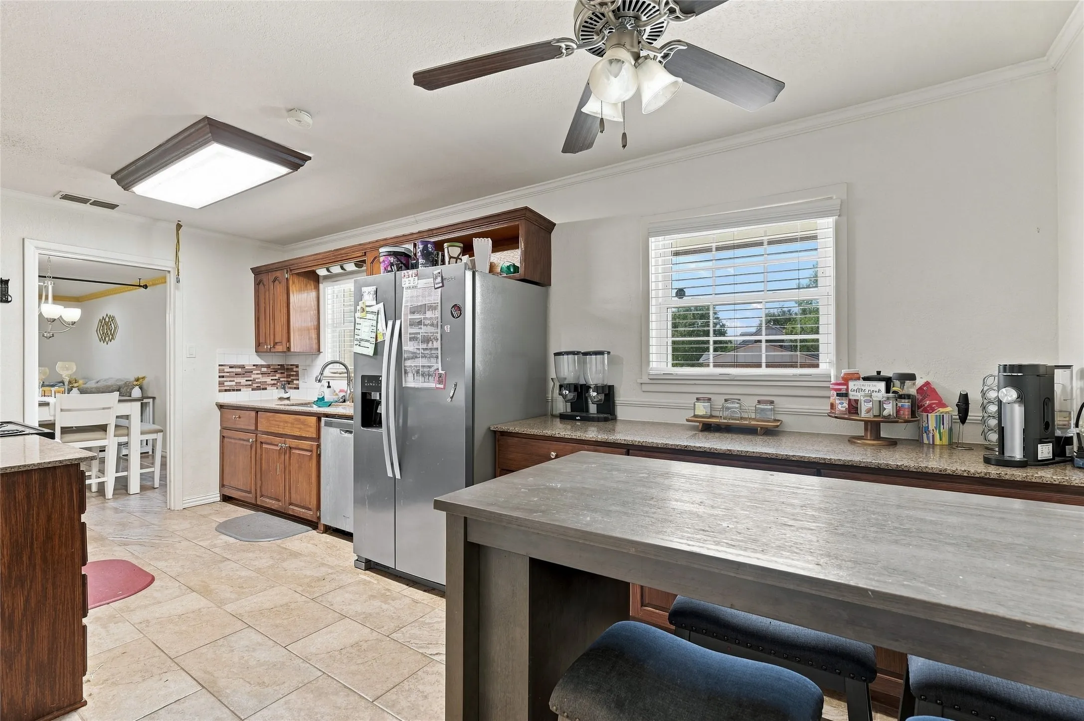 Single Family Residence For Sale in Grayson County , 1423 W Shields Drive, Sherman, Texas 75092, 5 Bedroom, 3 Bathroom, 2 Garage spaces, 2,185 Sqft, built in 1962, mls#21377015, Real Estate Agent in Sherman, Homes For Sale in Grayson county, Homes For Sale in Sherman, Realtor in Sherman Texas, Real Estate Brokerage Independent Realty Texas, Luminita Cordes Realtor