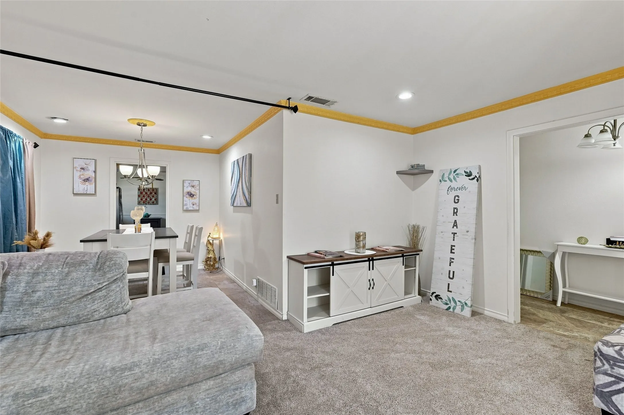Single Family Residence For Sale in Grayson County , 1423 W Shields Drive, Sherman, Texas 75092, 5 Bedroom, 3 Bathroom, 2 Garage spaces, 2,185 Sqft, built in 1962, mls#21377015, Real Estate Agent in Sherman, Homes For Sale in Grayson county, Homes For Sale in Sherman, Realtor in Sherman Texas, Real Estate Brokerage Independent Realty Texas, Luminita Cordes Realtor