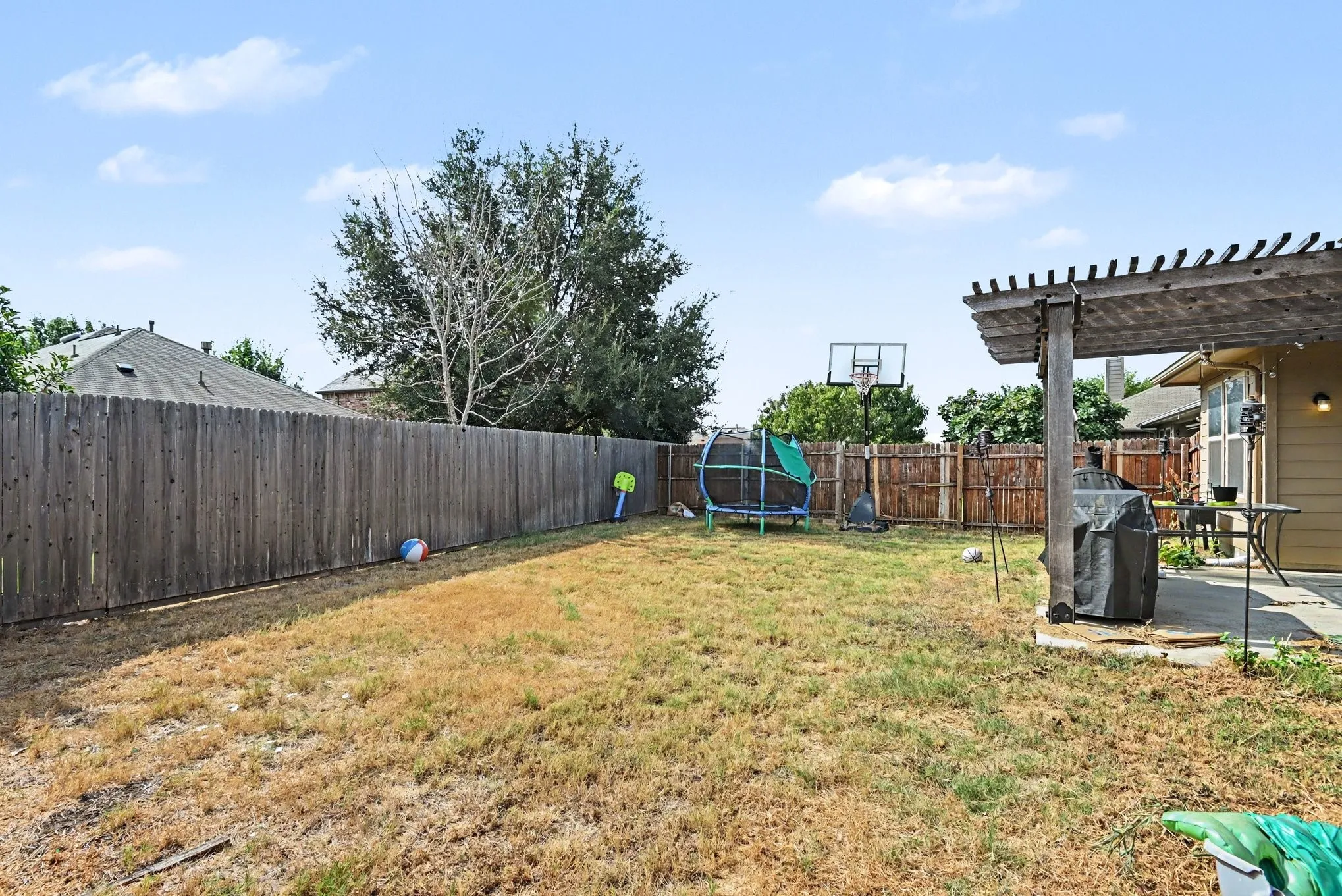 Single Family Residence For Sale in Tarrant County , 14308 Broomstick Road, Fort Worth, Texas 76052, 4 Bedroom, 3 Bathroom, 2 Garage spaces, 2,358 Sqft, built in 2013, mls#21375064, Real Estate Agent in Fort Worth, Homes For Sale in Tarrant county, Homes For Sale in Fort Worth, Realtor in Fort Worth Texas, Real Estate Brokerage Independent Realty Texas, Luminita Cordes Realtor