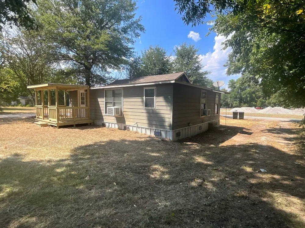 Single Family Residence For Rent in Van Zandt County , 109 S Front Street, Edgewood, Texas 75117, 2 Bedroom, 1 Bathroom, Garage spaces, 768 Sqft, built in 1953, mls#21375377, Real Estate Agent in Edgewood, Homes For Rent in Van Zandt county, Homes For Rent in Edgewood, Realtor in Edgewood Texas, Real Estate Brokerage Independent Realty Texas, Luminita Cordes Realtor